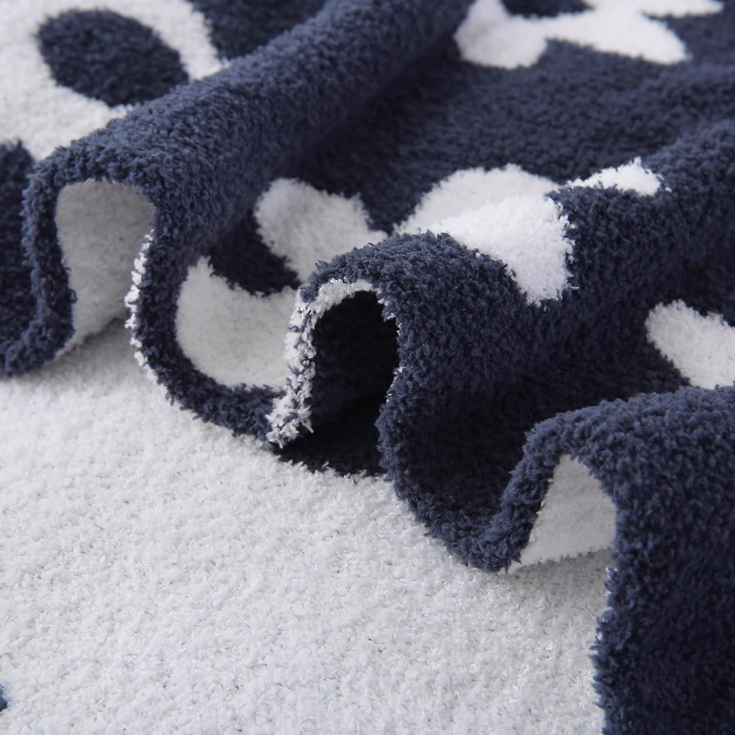 Floral Reversible Throw Blanket - Chenille Daisy Sunflower Knit Blanket for Couch Bed, All Season Soft Microfiber Decorative Throws for Home Decor, 50x60 inches, Dark Blue/Off White.