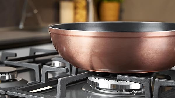 Lagostina Copper Non-Stick Aluminium Wok Ø 28 cm with Copper Effect Exterior, Gas Pot and Oven, Easy Titanium Coating, Ergonomic Bakelite Handle - 5