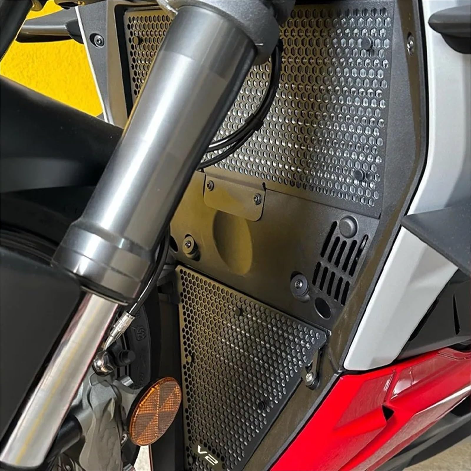Pasuje do DUCATI Streetfighter V2 2022-2024, aluminiowa osłona chłodnicy, górna i dolna Osłona chłodnicy(V2)