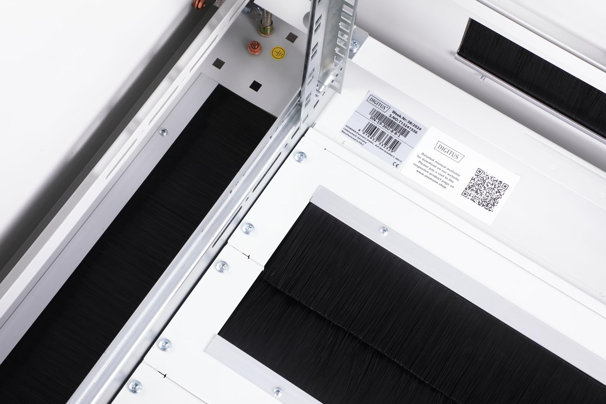DIGITUS Armadio di rete – Rack da 19 pollici – 36U – 60x80 cm – Profondità utile 74,3 cm – Portata 1200 kg – Autoportante – Porta in vetro – Grado di protezione IP20 – Serie Unique – Nero