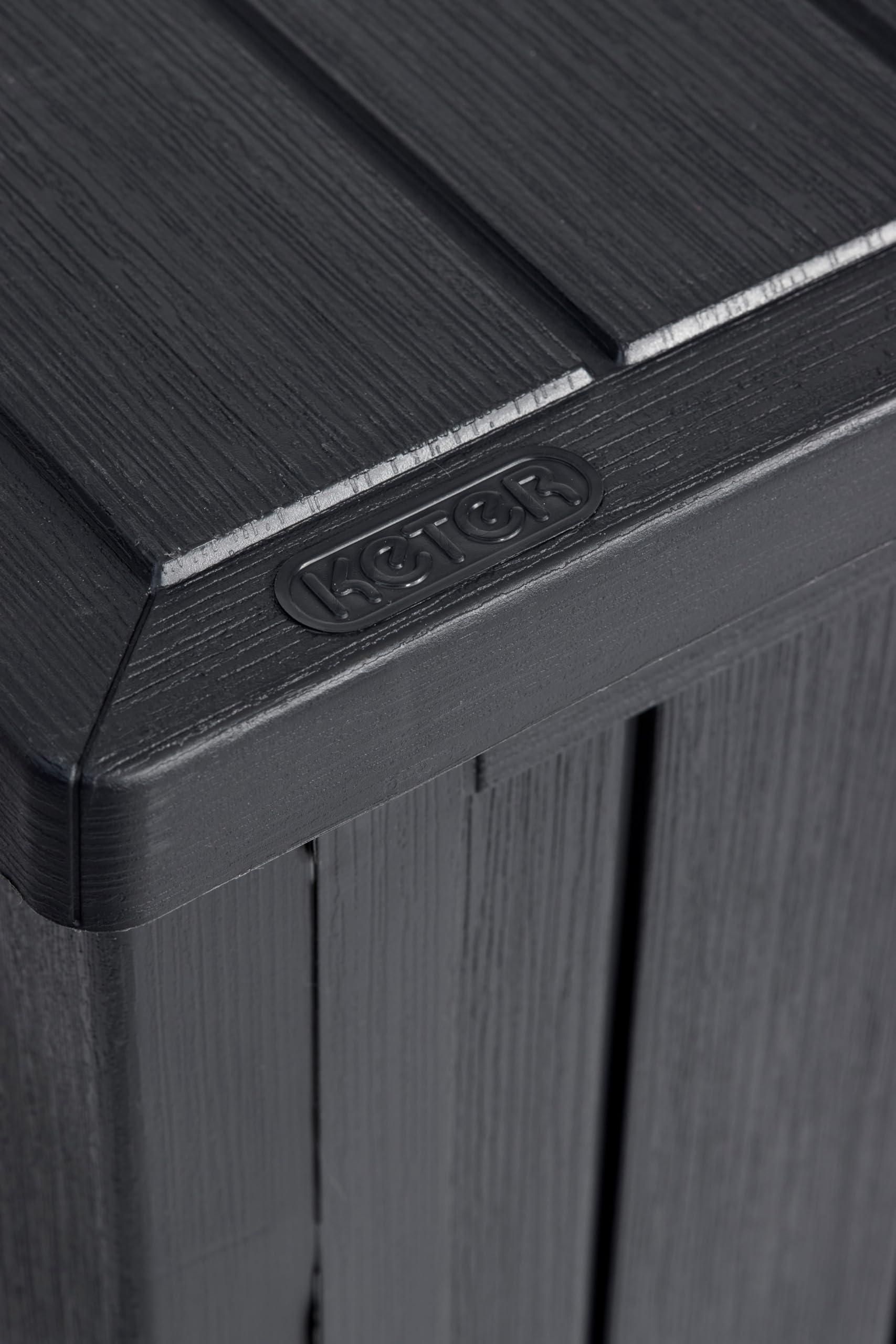Keter Southwood Gartenbox 643L – Wetterfeste Auflagenbox mit Gasdruckfeder, abschließbar, Kunststoff in Holzoptik, grau, 146x74x70 cm