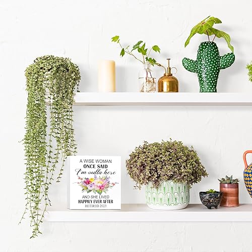 Miniatura 6 de LVQHI Regalos de jubilación para mujeres y hombres, calendario semanal de jubilación, letrero de madera para decoración de fiesta de jubilación,