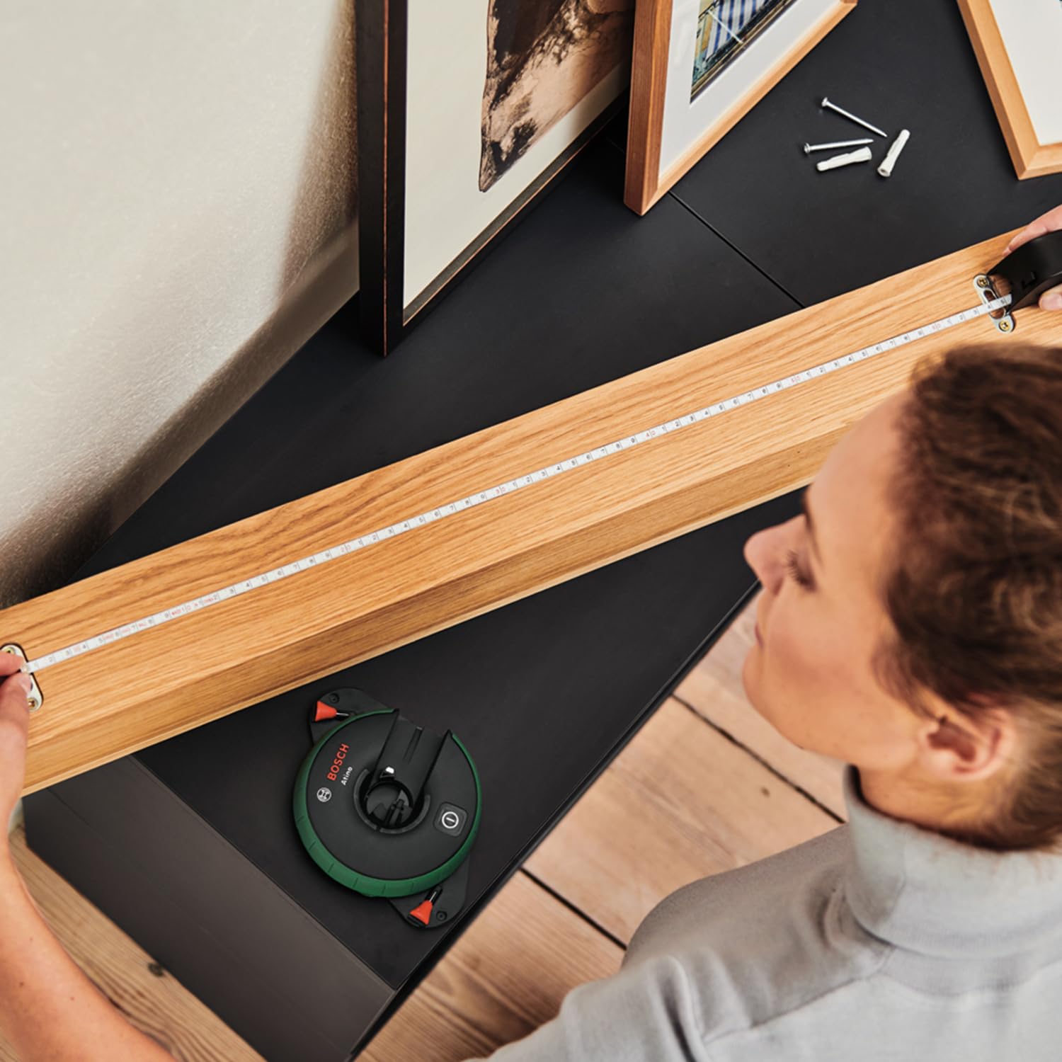 Bosch Nivel Láser de líneas 2 en 1 Atino 2.ª gen. con cinta métrica extraíble y bloqueable (alineación horizontal o vertical gracias al acoplamiento sencillo en superficies blandas y duras, en caja)