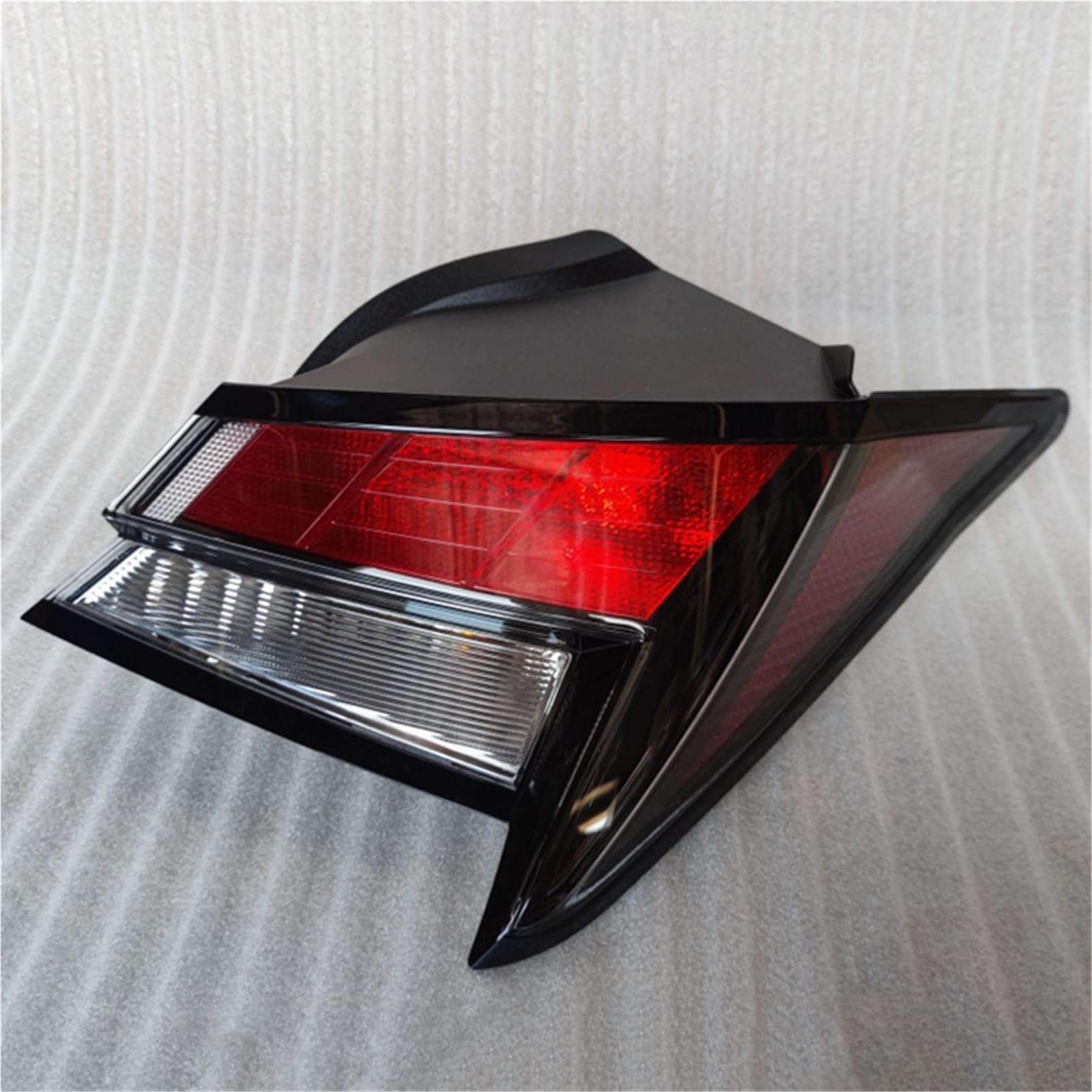 Lampa tylna zespolona Halogen światła DECHO LED Tylne światło do Hyundai Elantra 2021-2022 Tylne światło montażowe(Right side NO LED)