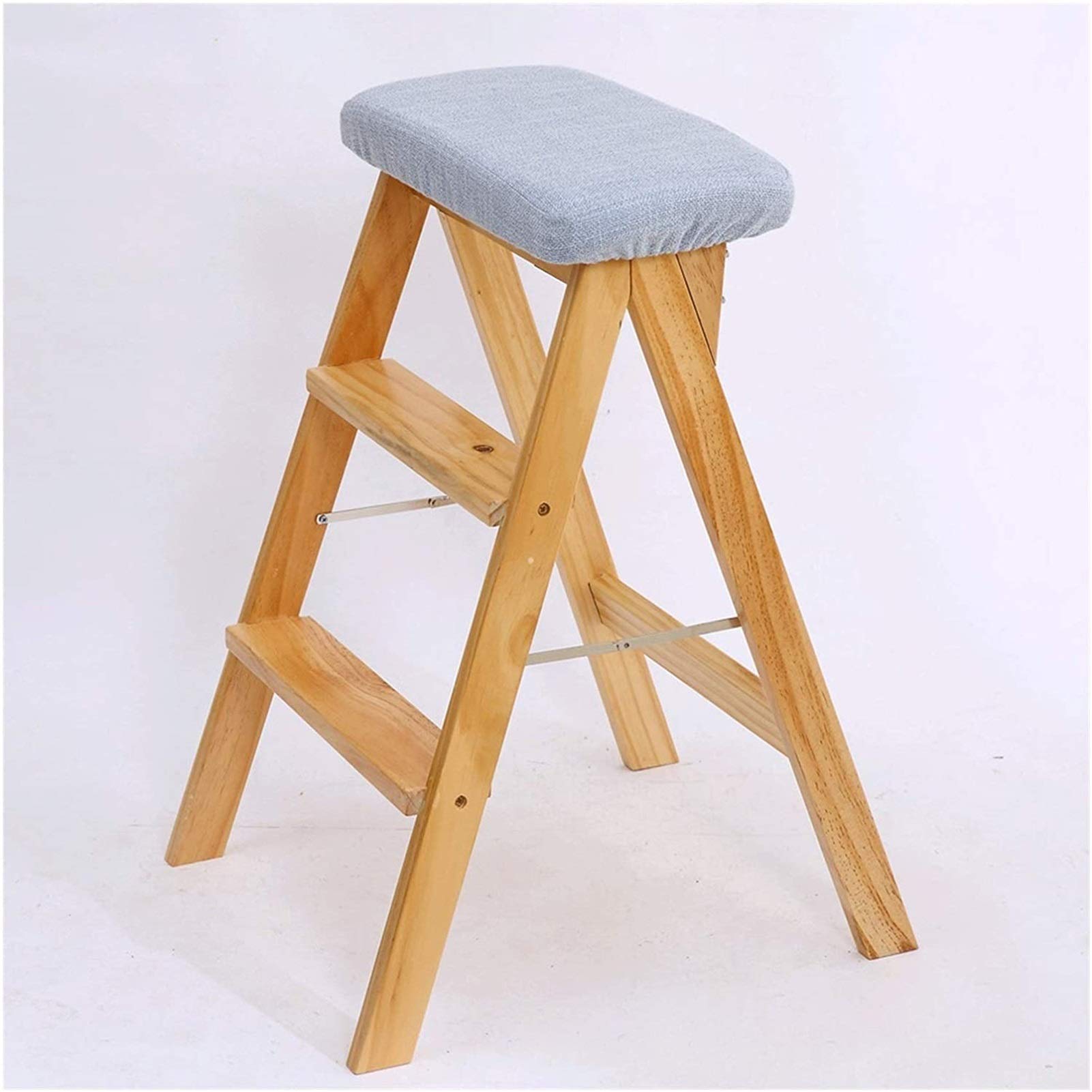 Escabeau pliant stable en bois marron pour éviter les chutes en cuisine