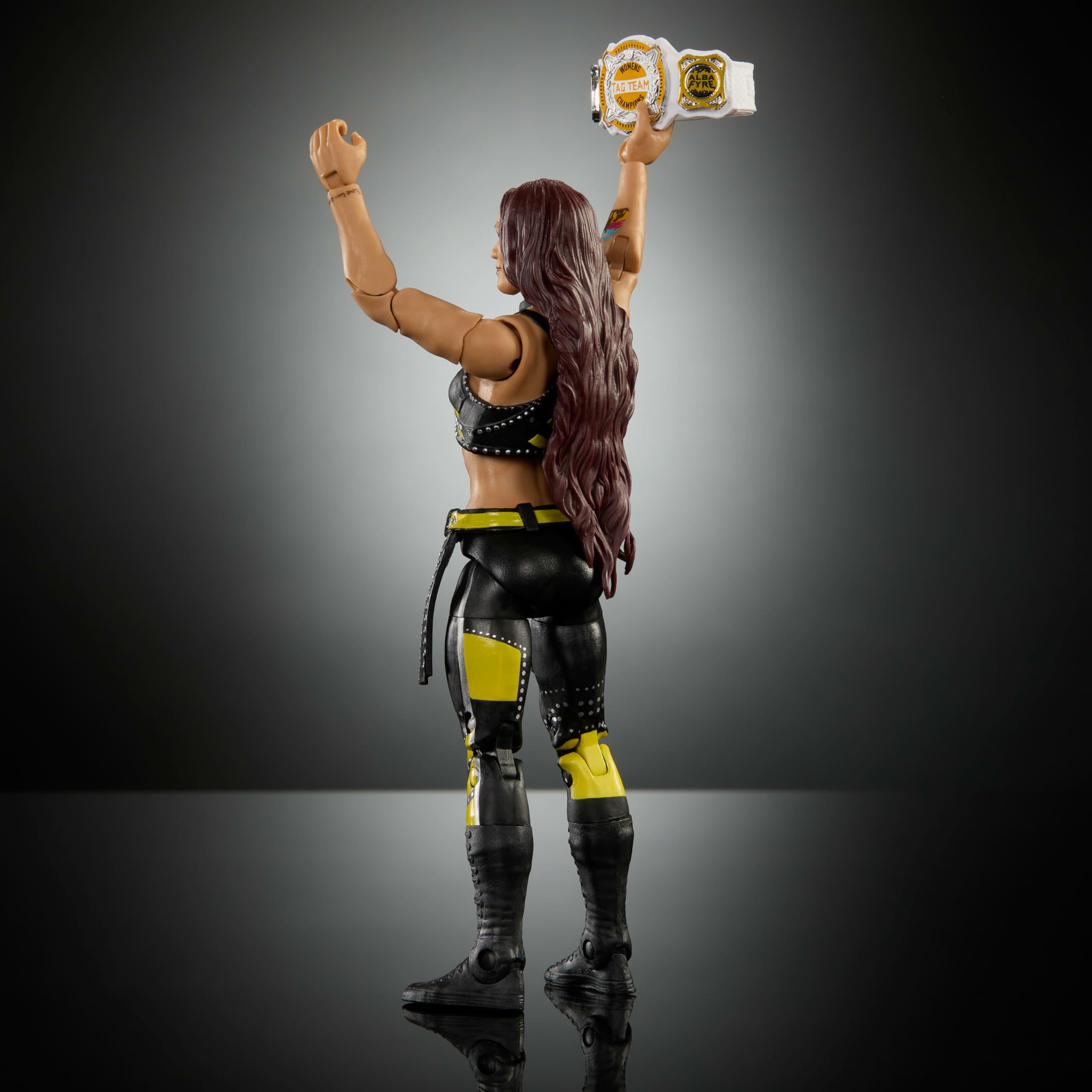 Mattel WWE Elite Actionfigur & Zubehör, Serie #121 Set, 15,2 cm großes Sammlerstück Alba Fyre mit 25 Gelenkpunkten & austauschbaren Händen