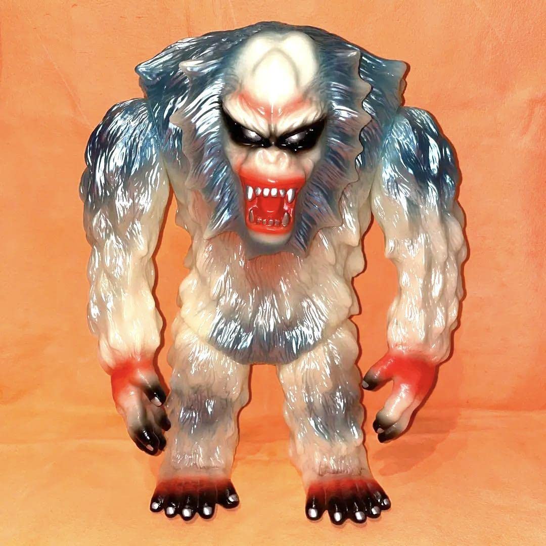 Amazon.co.jp: 蓄光 獣人オメガ ソフビ インディーズ ゴリラ 怪獣 hxs 