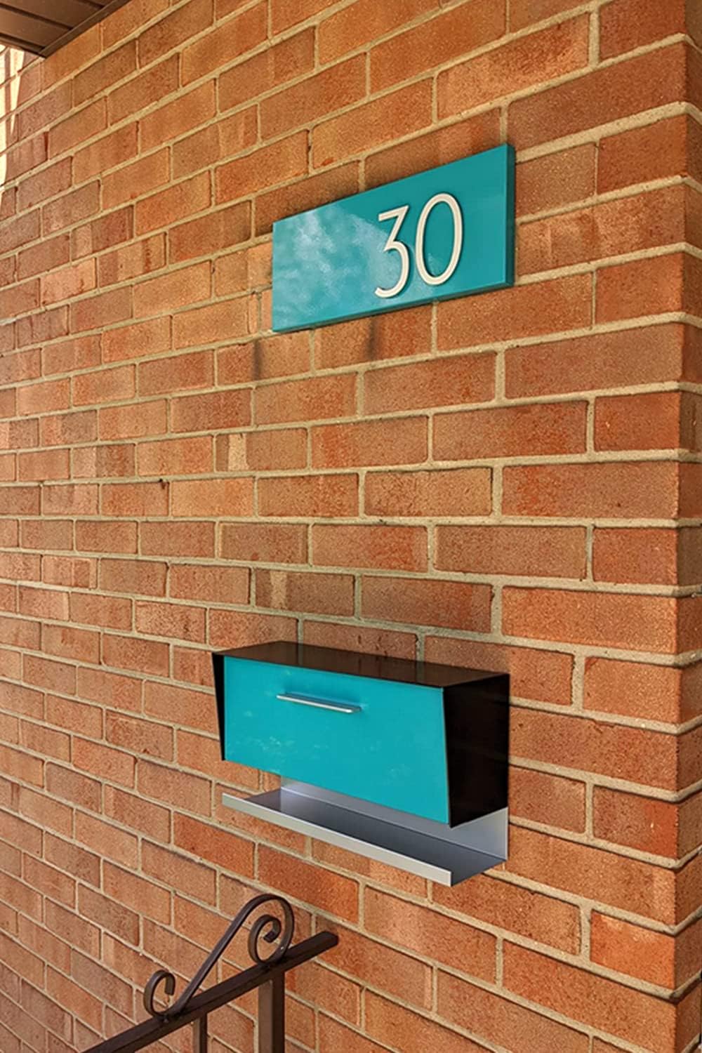 modbox USA Modern 15" x 6'" Address Plate with Aluminum House Numbers (turquoise)