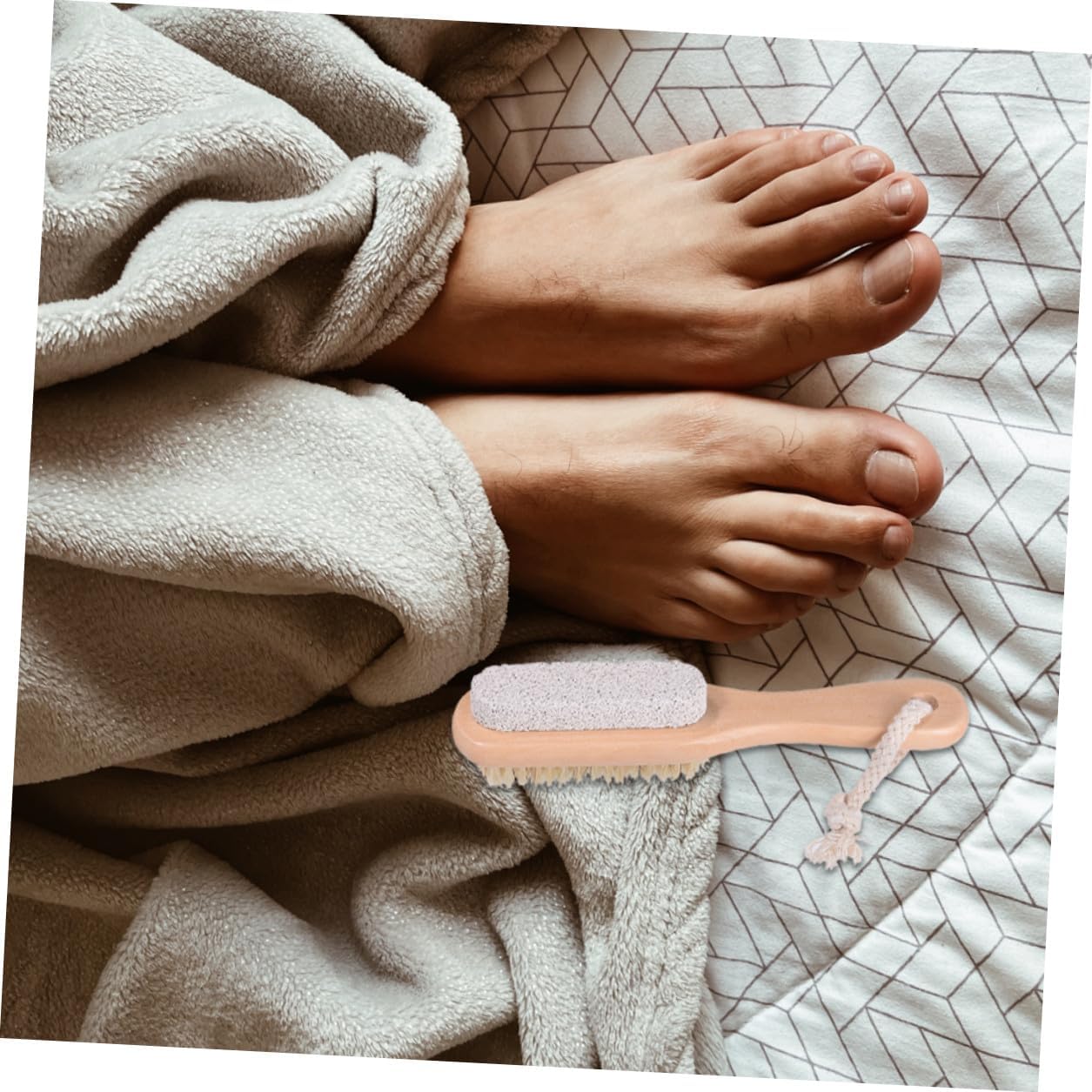 PRETYZOOM 3pcs Foot Pumice Stone and Bristle Scrubber Set for Dead Skin Removal Hard Skin Remover Foot File Exfoliator with Wooden Handle and Shower Use