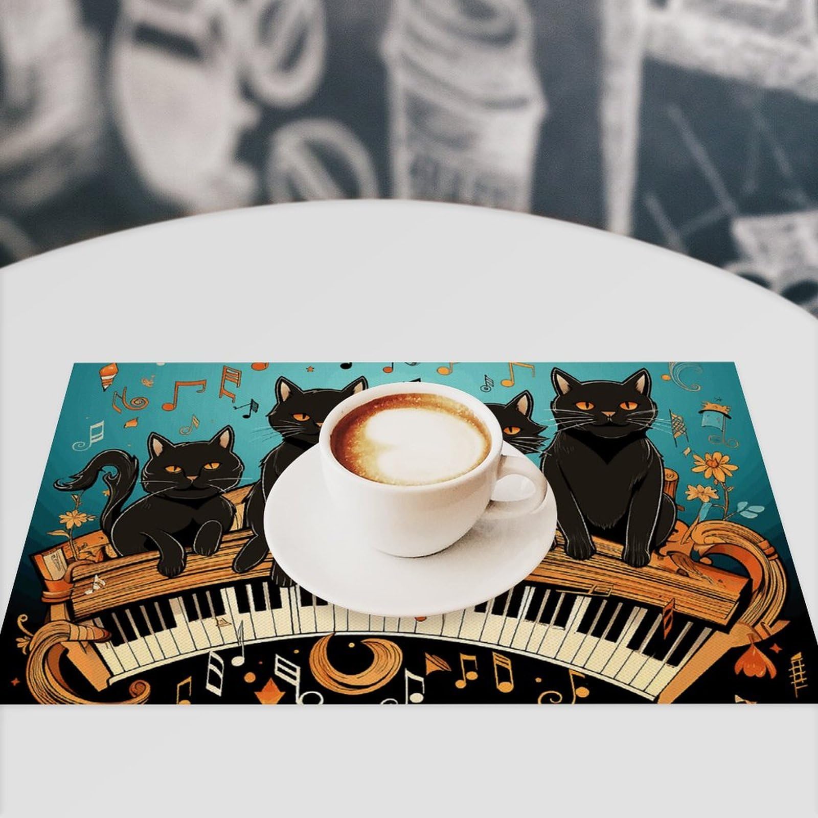 Set di 6 tovagliette all'americana in PVC con quattro gatti neri sdraiati sul pianoforte, lavabili e resistenti al calore, antiscivolo, impermeabili, per tavolo da pranzo per interni ed esterni