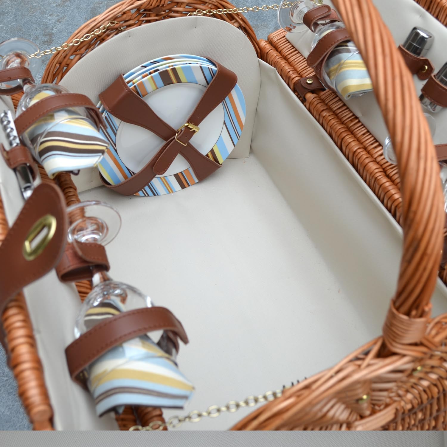 Picnic at Ascot Yorkshire Picnic Basket for 4, Wicker/Stripe
