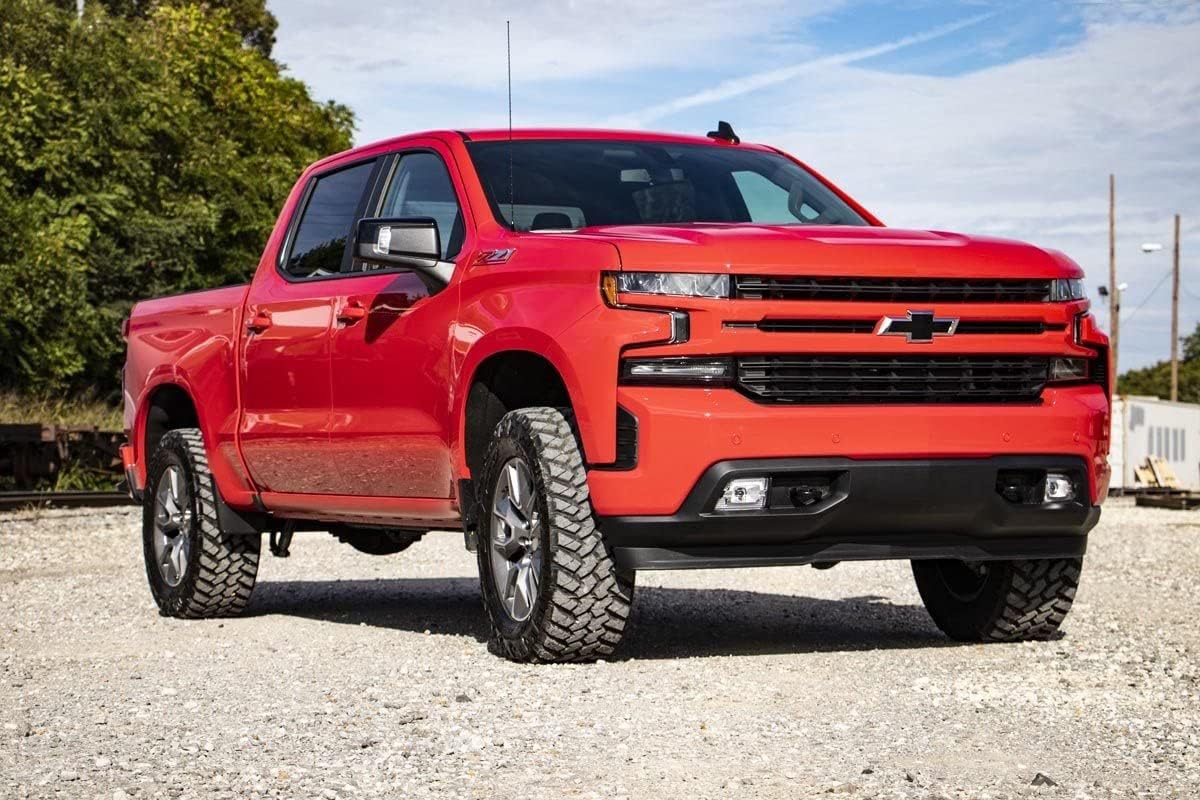Rough Country 3.5" Lift Kit w/M1 Struts for 19-24 Chevy Silverado 1500-29540