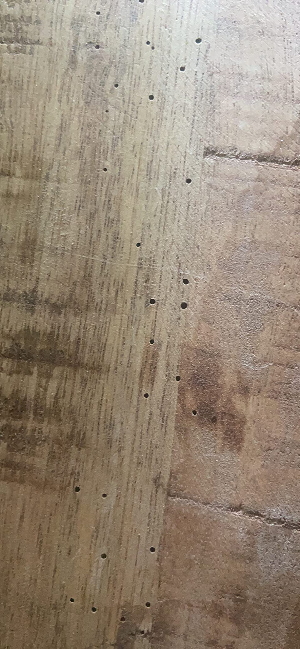 MUEBLE CON CARCOMA !!! LO LLAMAN ARTESANAL Y LO QUE ES EN REALIDAD CHAPUZA! Y MEDERA INFECTADA!!