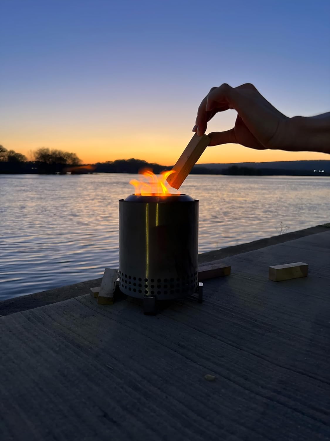 The Tiny Timbers USDA Grade Kiln Dried Hardwood for Table Top Fire Pit and Pizza Oven | Compatible with Solo Stove Mesa & Mesa XL | 5" Splits | USA Sourced | 6 lb. | 400+ cu. in. | Penn's Blend