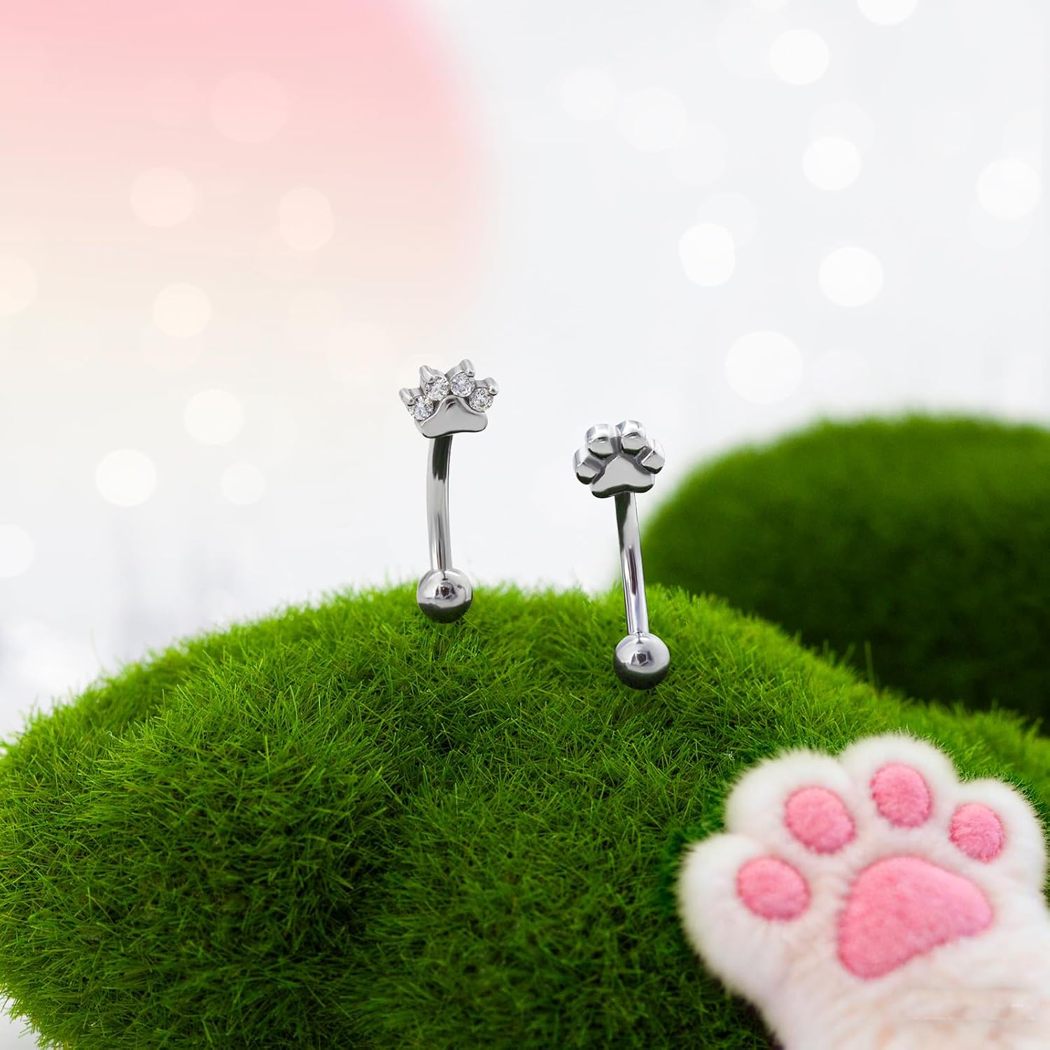 2Pcs Cat Paw Gold Eyebrow Rings Rook Piercing Jewelry 16G 6mm 8mm Threaded Cartilage Tragus Earrings 316L Stainless Steel Paw Prints Vertical Labret Lip Piercing Jewelry
