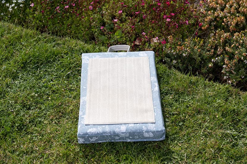Jardinopia Beatrix Potter Adult Garden Kneeler - L26.1 x W39.5 x H5 cm