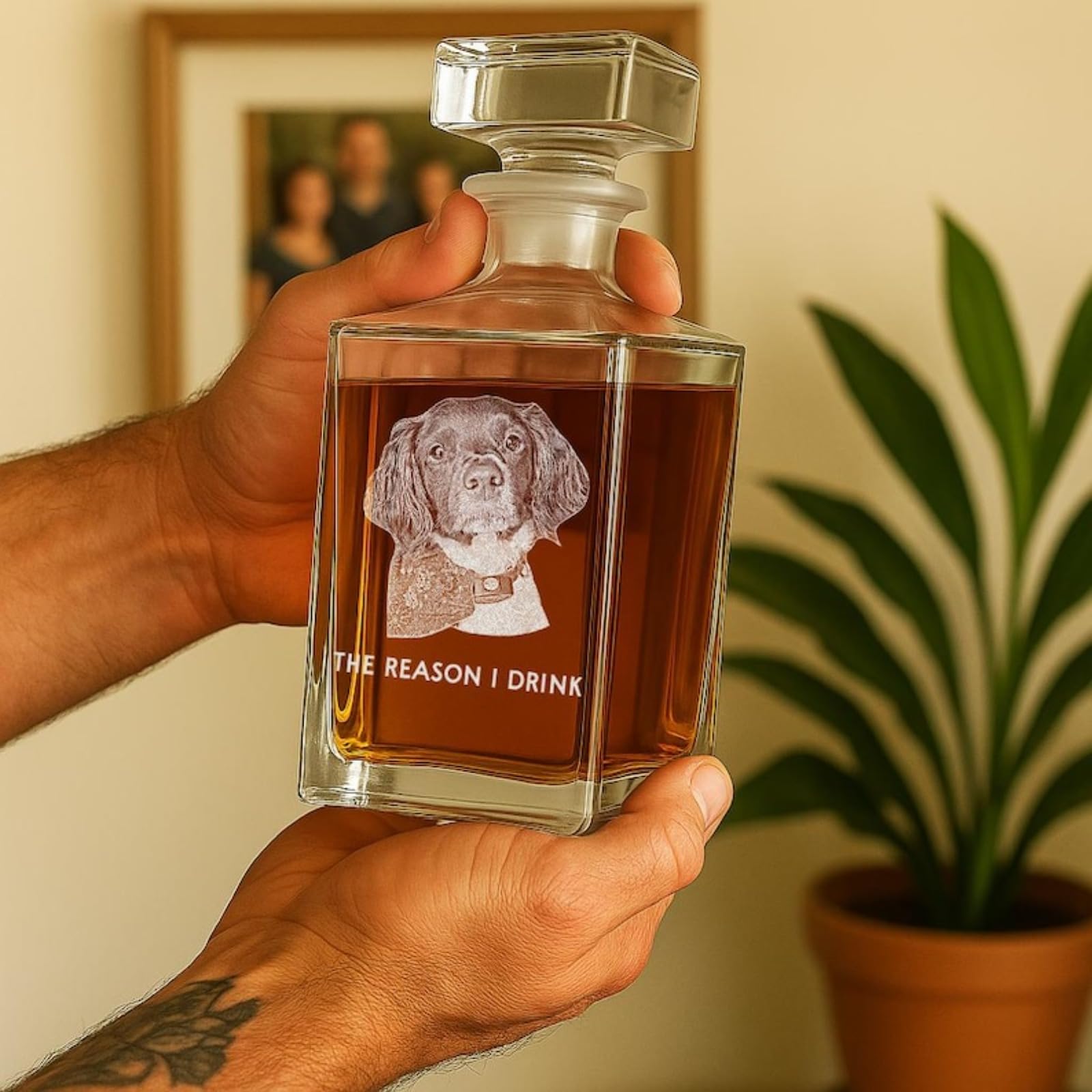Decantador grabado personalizado con foto de perro, dispensador de whisky personalizado, regalo para amantes de los perros o dueños de mascotas, día del padre, botella de whisky de 24 onzas, regalo