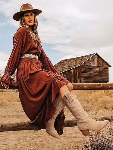 Miniatura 2 de SHIBEVER Botas vaqueras vaqueras para mujer bota de media pantorrilla con punta occidental con tacón grueso bordado de gamuza