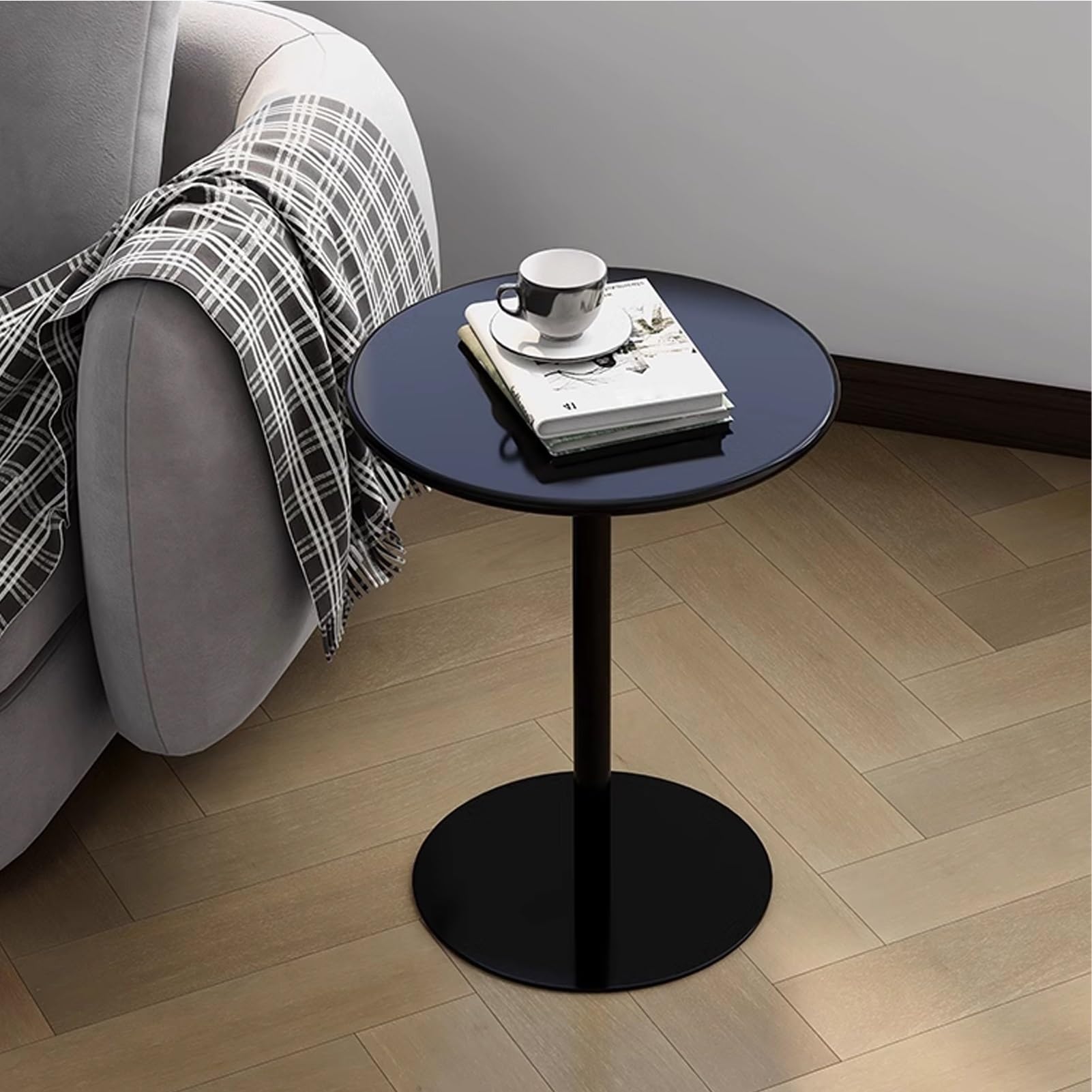 Table de cocktail ronde : la solution gain de place des petits salons