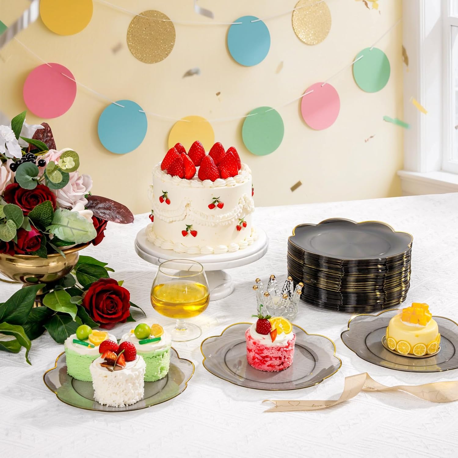 LIYH 120 Pcs 7.5 Inch Black and Clear Gold Plastic Disposable Dessert Plates - Small Cake Plates with Gold Rim Round Flower Salad Plate for Tea Party Birthday - Image 4