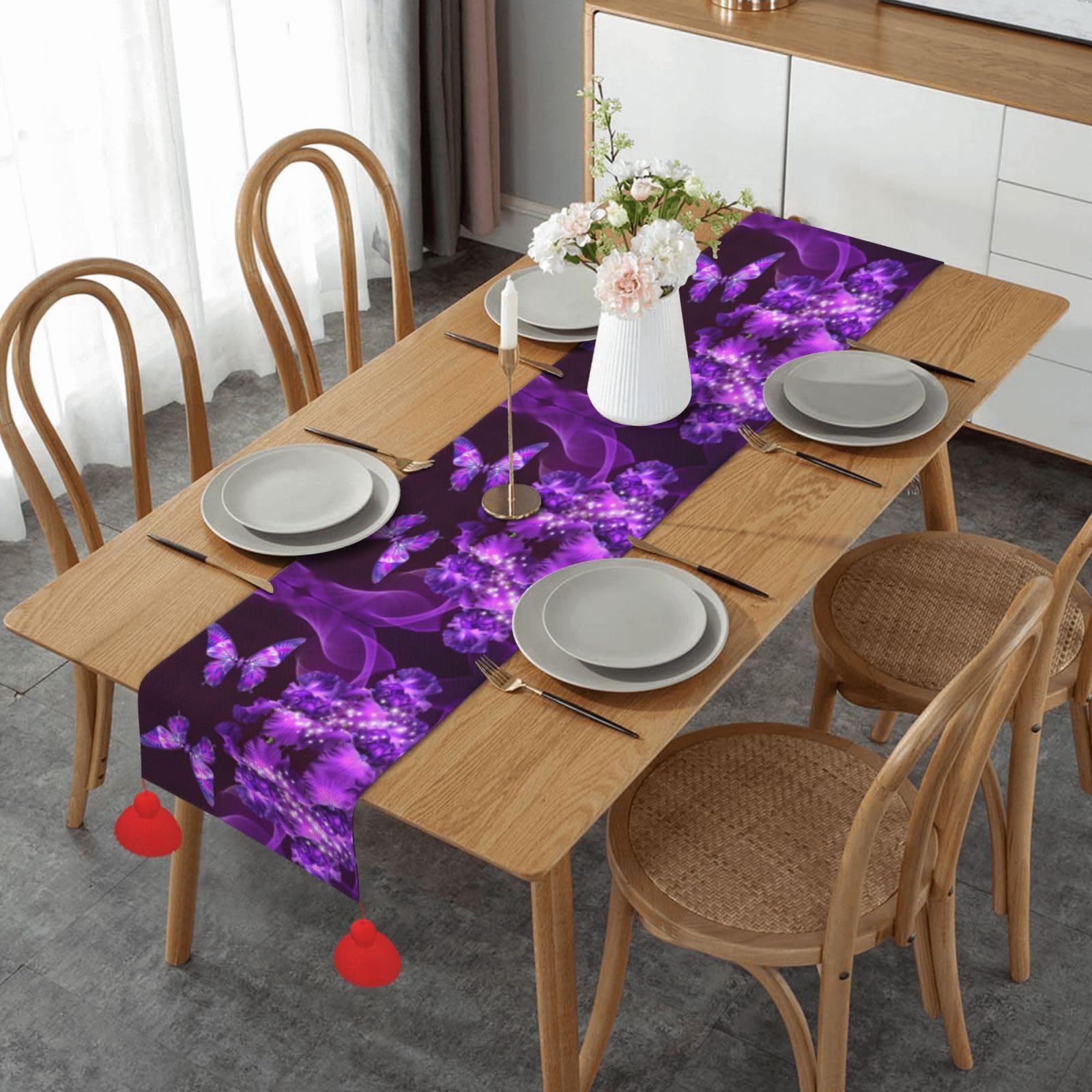 Chemin de table macramé violet pour sublimer une table de salle à manger