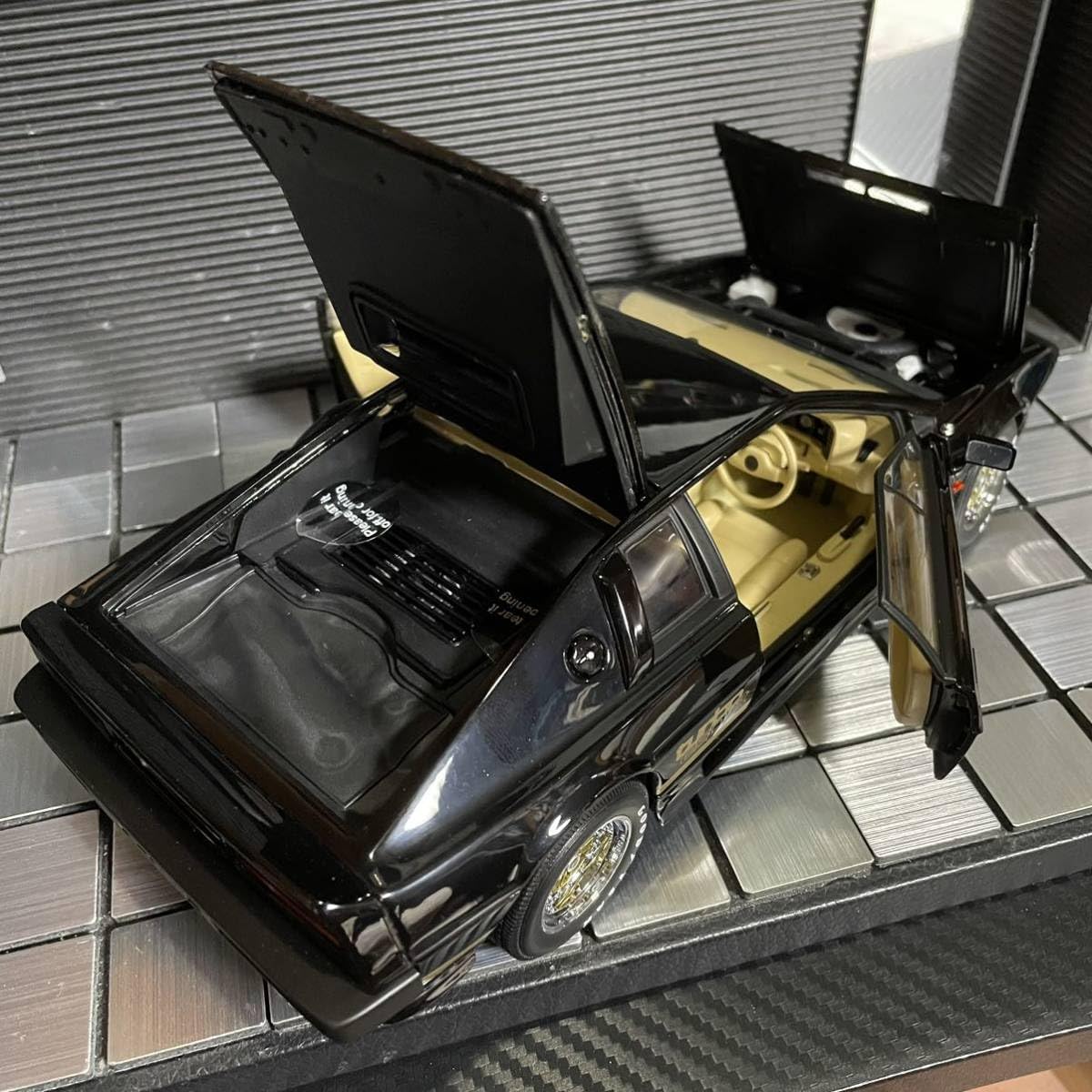 絶版未展示品 オートアート 1/18 ロータス エスプリ ターボ S2 ブラック Amazon.co.jp: 絶版 品 オートアート 1/18 ロータス エスプリ