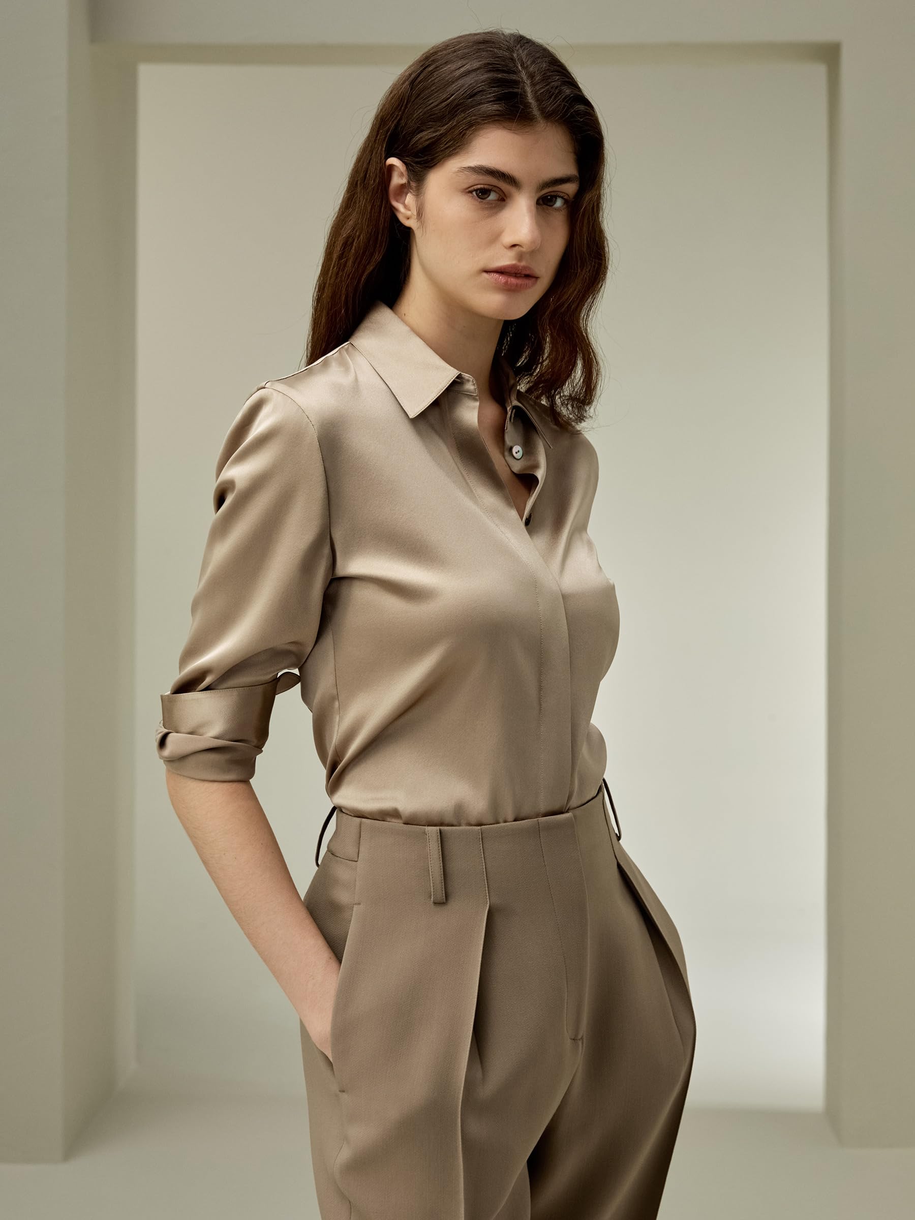 LilySilk Damen Seidenhemd Klassische Bluse Mit Verdecktem Knopfverschluss und Tailliertem Rückenteil-Design Für Verschiedene Anlässe