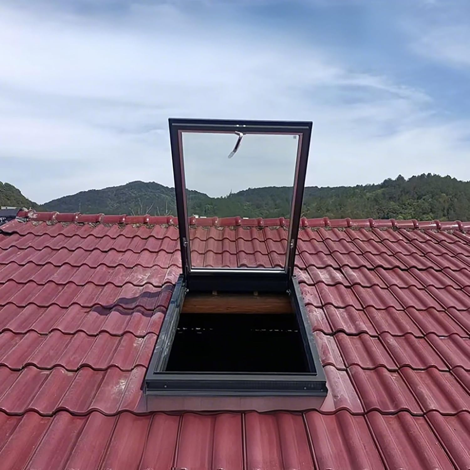 Skylight for House Roof - Hand Operated, Basement & Attic Skylight Door, Durable Aluminum Alloy Frame, Tempered Glass, Embedded Inspection Port (50x95cm/19.7x37.4in)