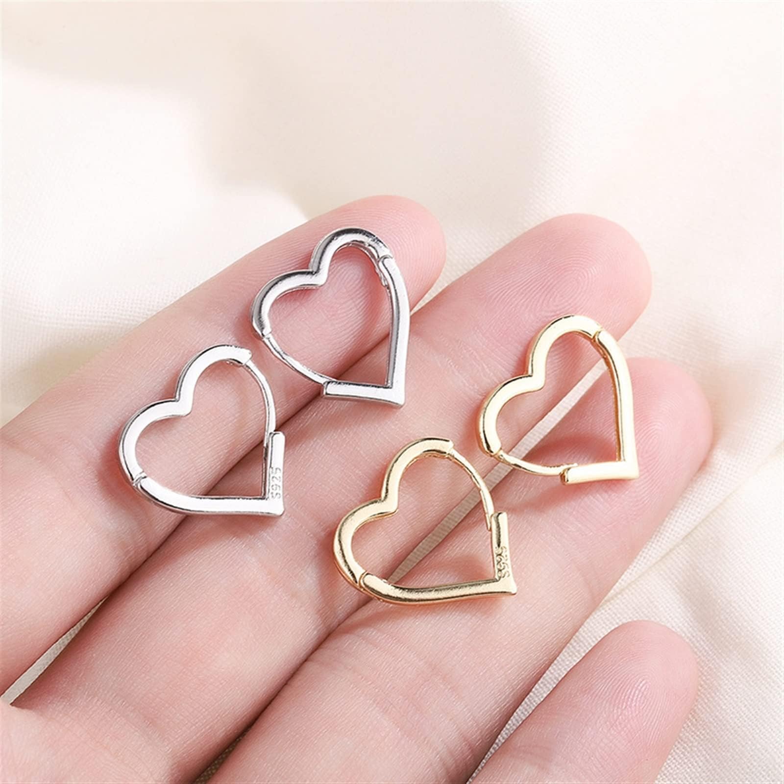 YIOUYI Earring, Female Earrings Luxury To Resell Earrings Colorful Earrings TrendSimple Silver Color Hollow Heart Drop Earrings For Women Ear Cuff Piercing Dangle Earring Gift (Size : BANHADO EM PRAT
