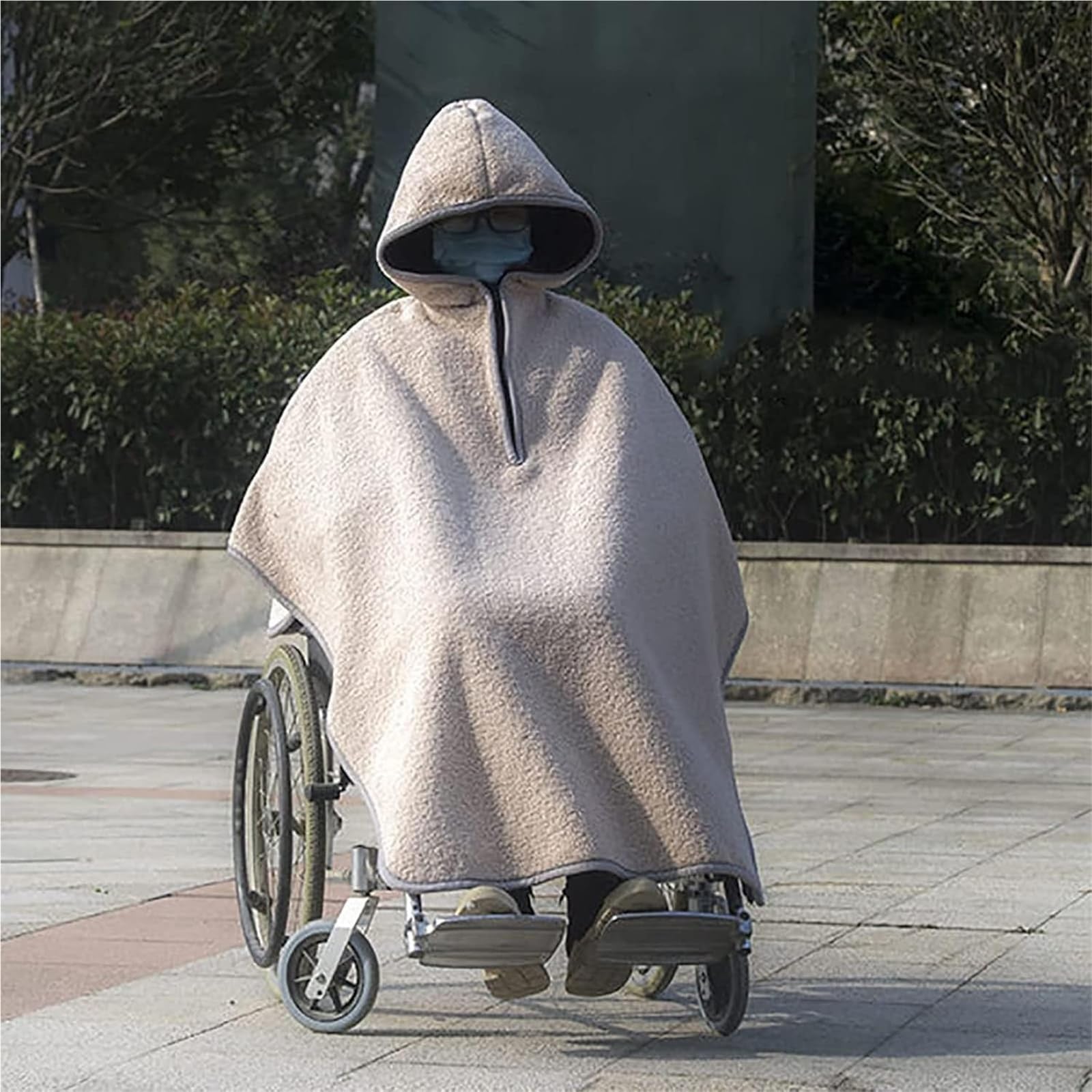 Wiatroszczelny koc na wózek inwalidzki dla osób starszych, ciepły pokrowiec na całe ciało z kapturem, ponczo z podszewką polarową na zimę, dla seniorów w domu