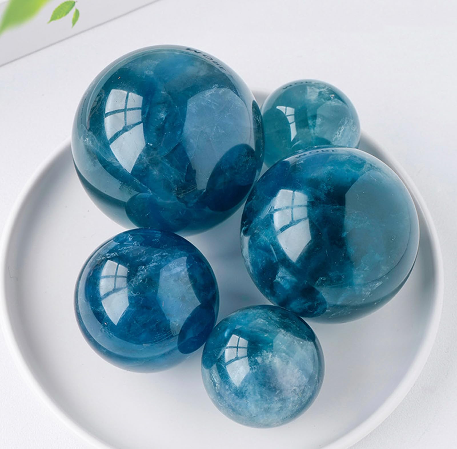 Bola de Cristal de Fluorita Azul con Soporte, Bola de Piedra Preciosa de Esfera de Cristales Naturales, Bola Redonda de Piedra Pulida de Energía Curativa, Decoración del Hogar,60~70mm