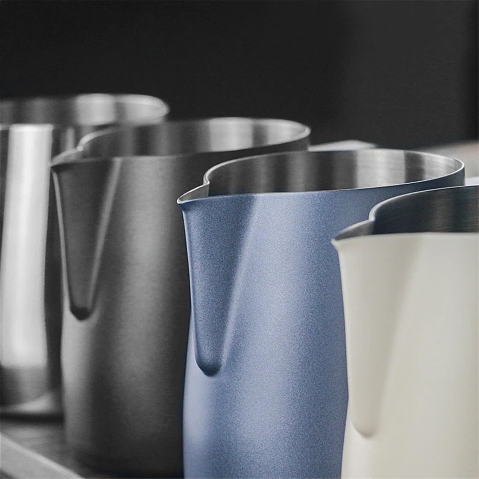 Jarra para Espumar Leche Jarra Profesional de Espuma de Leche for café expreso, Herramientas de fabricación de Arte Latte, Accesorios de Cocina for Barista, 450/700ML(700ml,Blue)