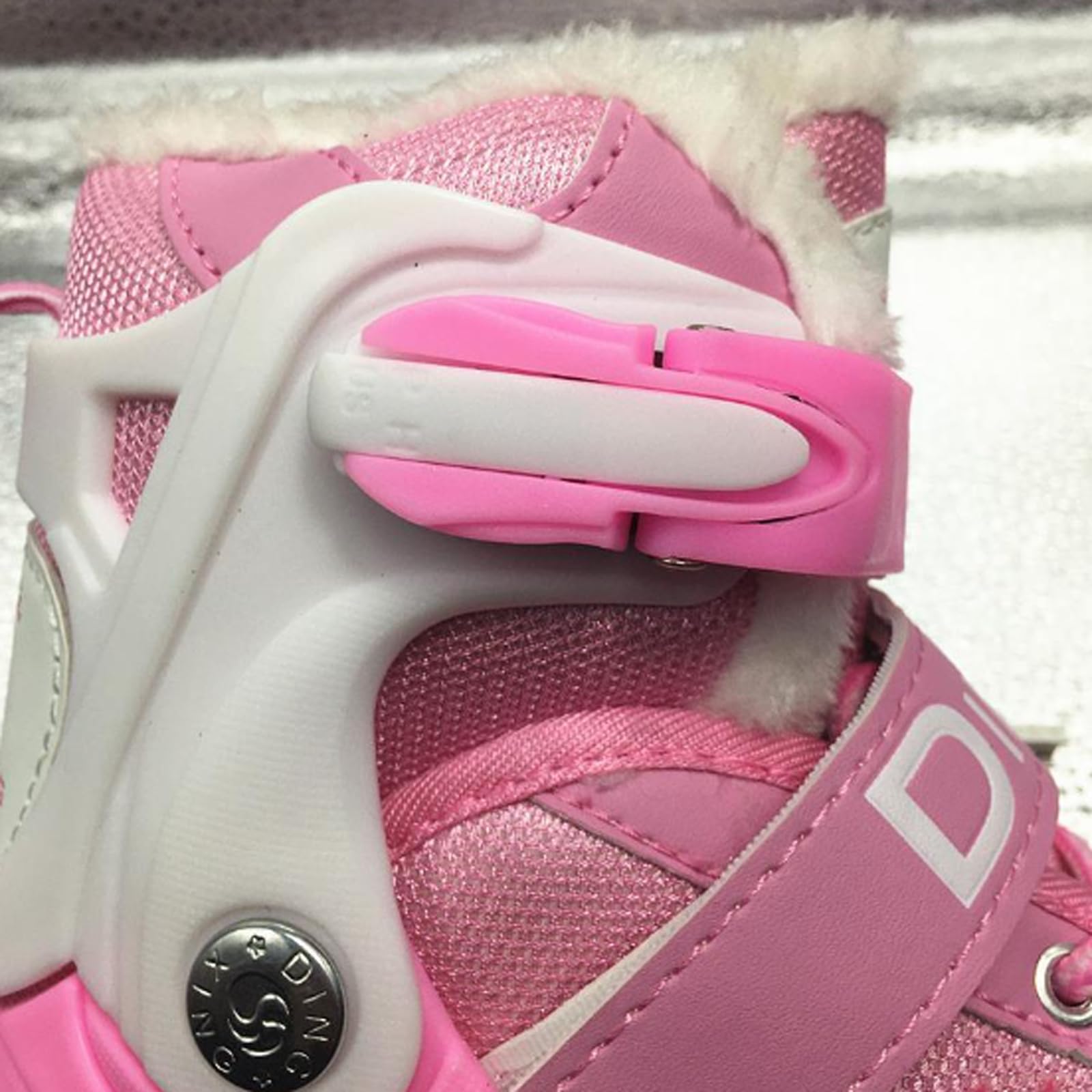 Patins artistiques pour Les Adolescent Garçon Fille-Patins À Glace avec Système De Laçage Rapide Et Boucle À Poussoir pour Un Maintien Sûr-Patins à Glace réglables-Quatre Couleurs
