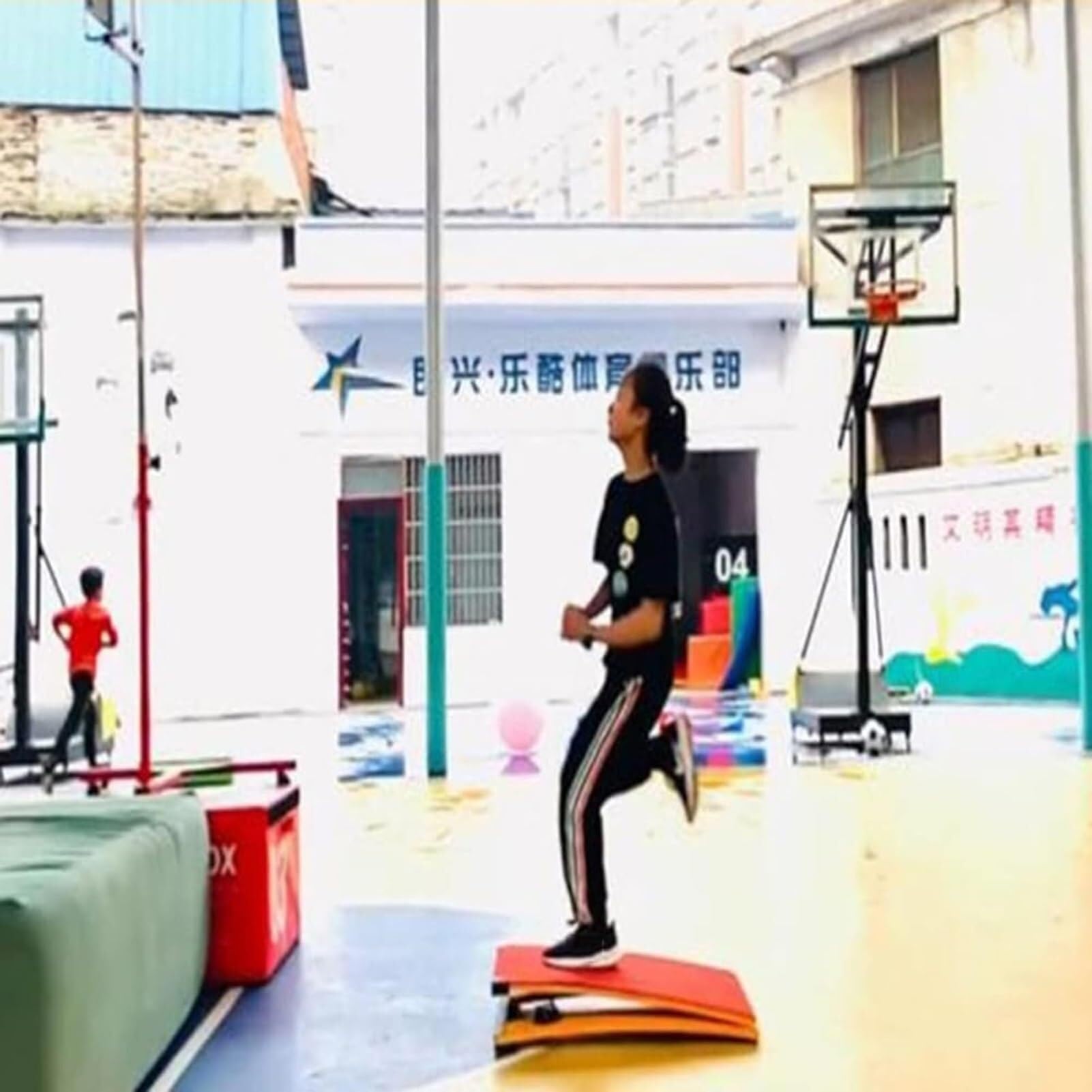 trampolín de Gimnasia, Trampolín de Madera Dura for niños con 4 resortes Acero