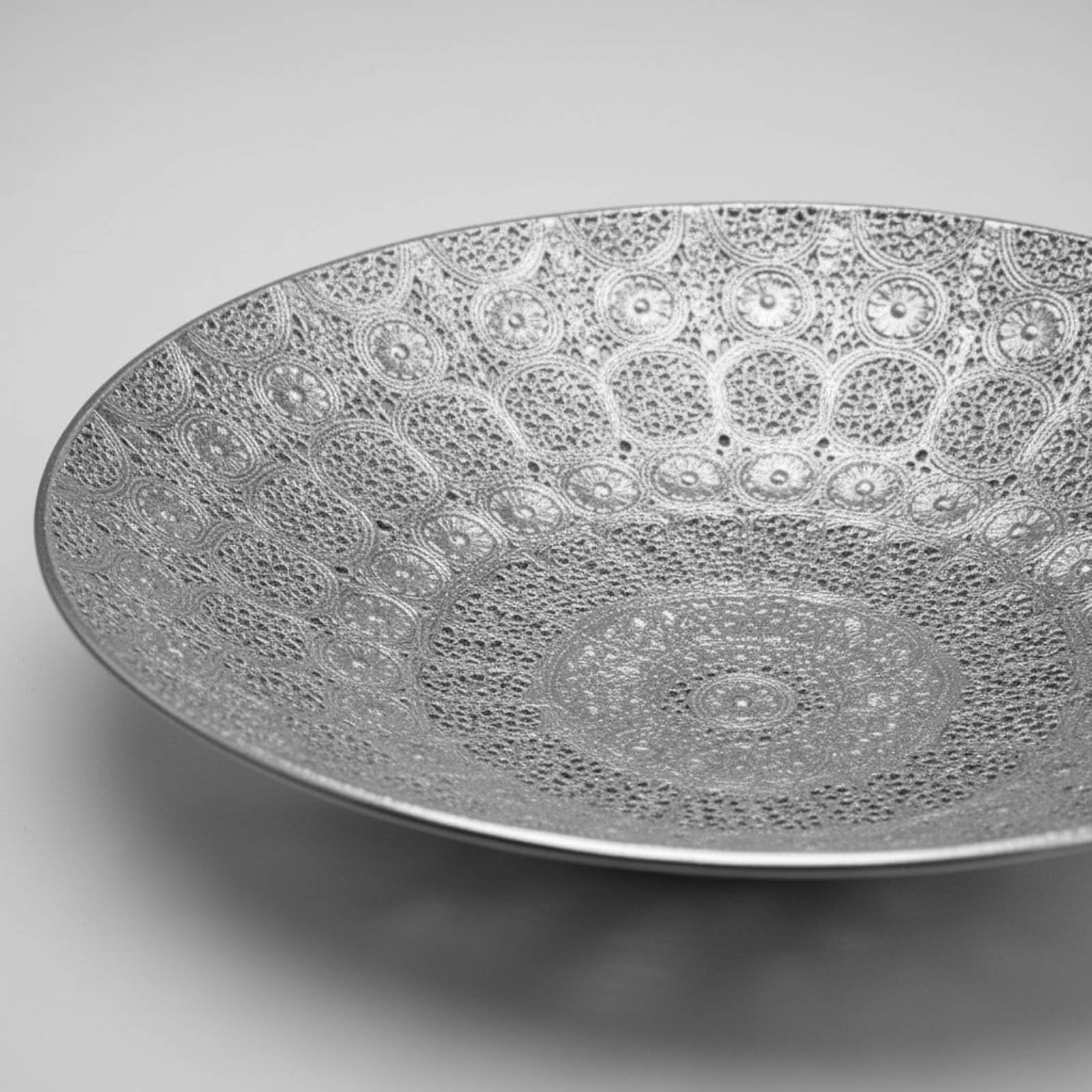 Bandeja Decorativa Redonda de Metal Bandeja de Servir Bandeja para Fruta Fuente para Snacks de Hierro Fácil de Limpiar con Superficie Lisa y Detalles, Pequeño Diámetro 35cm