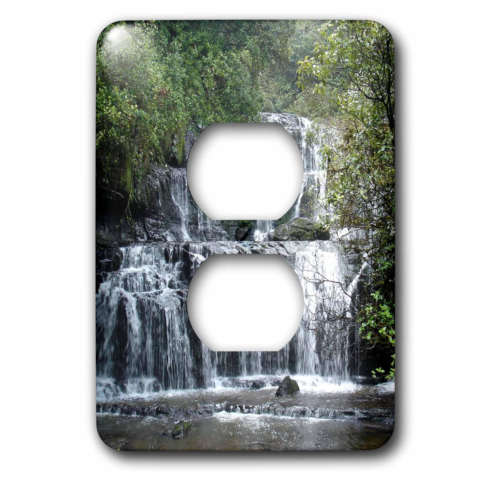 Plaque prise murale cascade Purakaunui pour camoufler les boitiers blancs