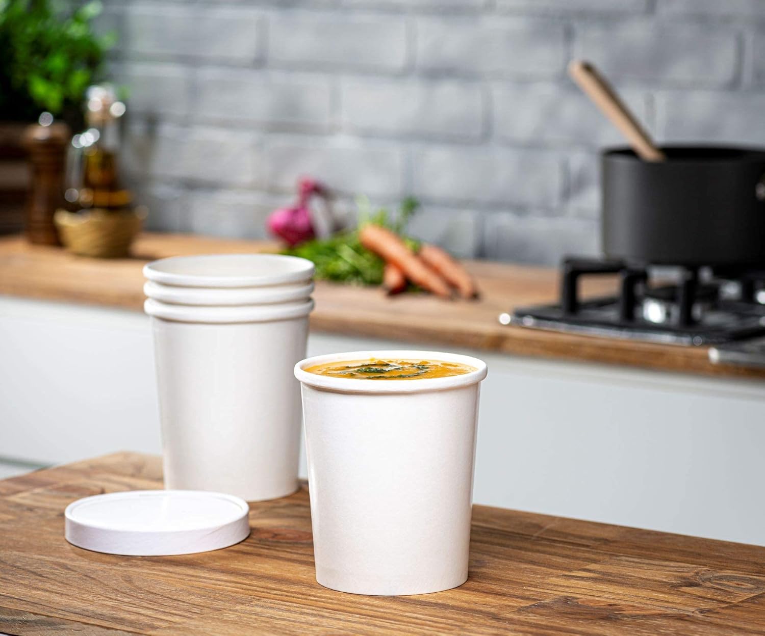 GUSTO [32 oz. - 25 Count White Paper Food Containers with Vented Lids - To Go Hot Soup Bowls, Disposable Ice Cream Cups, Ideal for Hot and Cold Foods - (Formerly Comfy Package)
