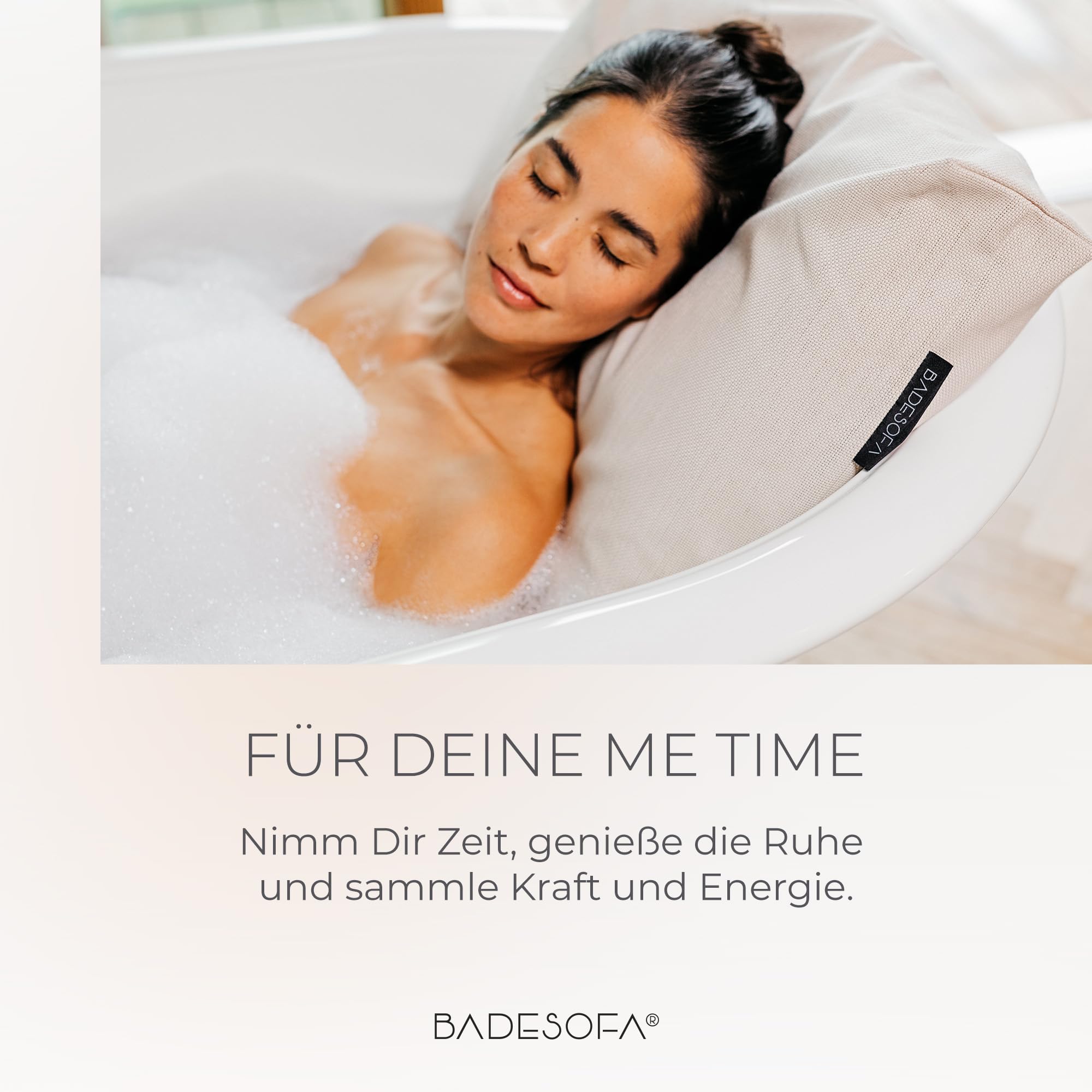 BADESOFA® Badewannen-Kissen M | Premium-Qualität | Bequemes Wannenkissen Made in EU | Bade-Polster in Grün, waschbar & schnelltrocknend | Für breite, eckige Badewannen