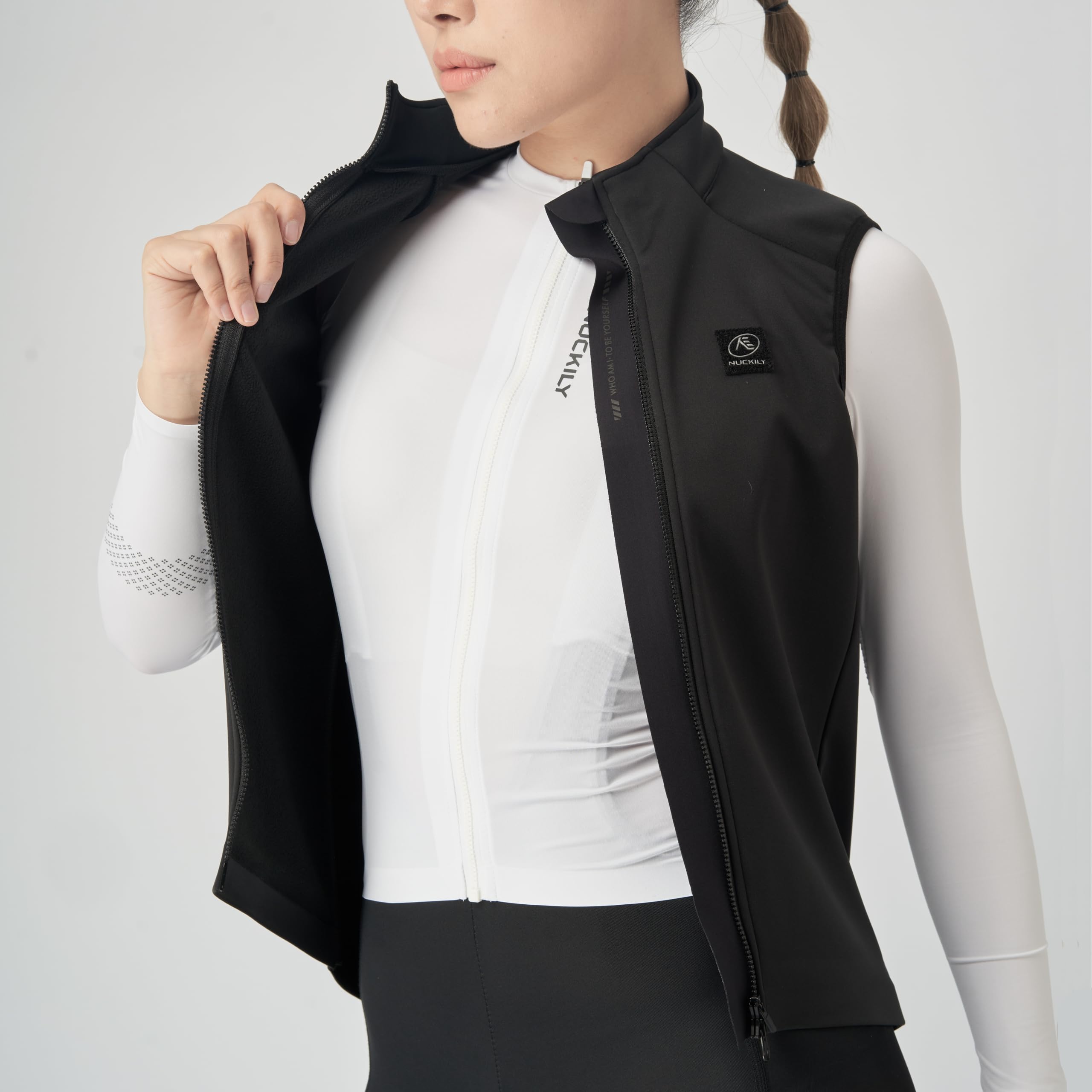 NUCKILY Damen Radtrikot Winter Thermo Fahrradweste Winddichte Thermofleece Ärmellose Radjacke für Rennradfahren Gravelbiking Schwarz