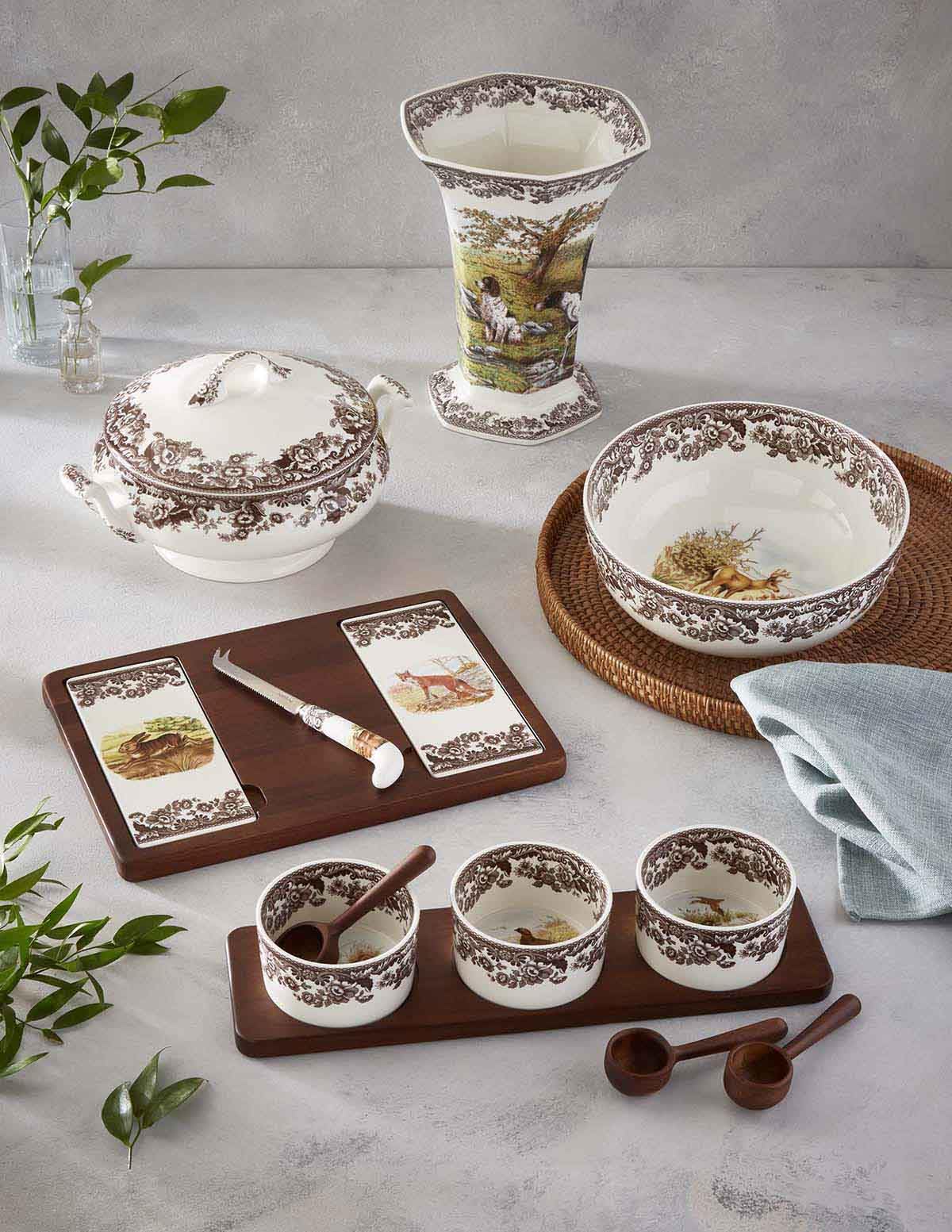 spode パーティー皿　大小２枚✖️6 Amazon.com | Spode Delamere Salad Plate, Set of 4: Spode Woodland