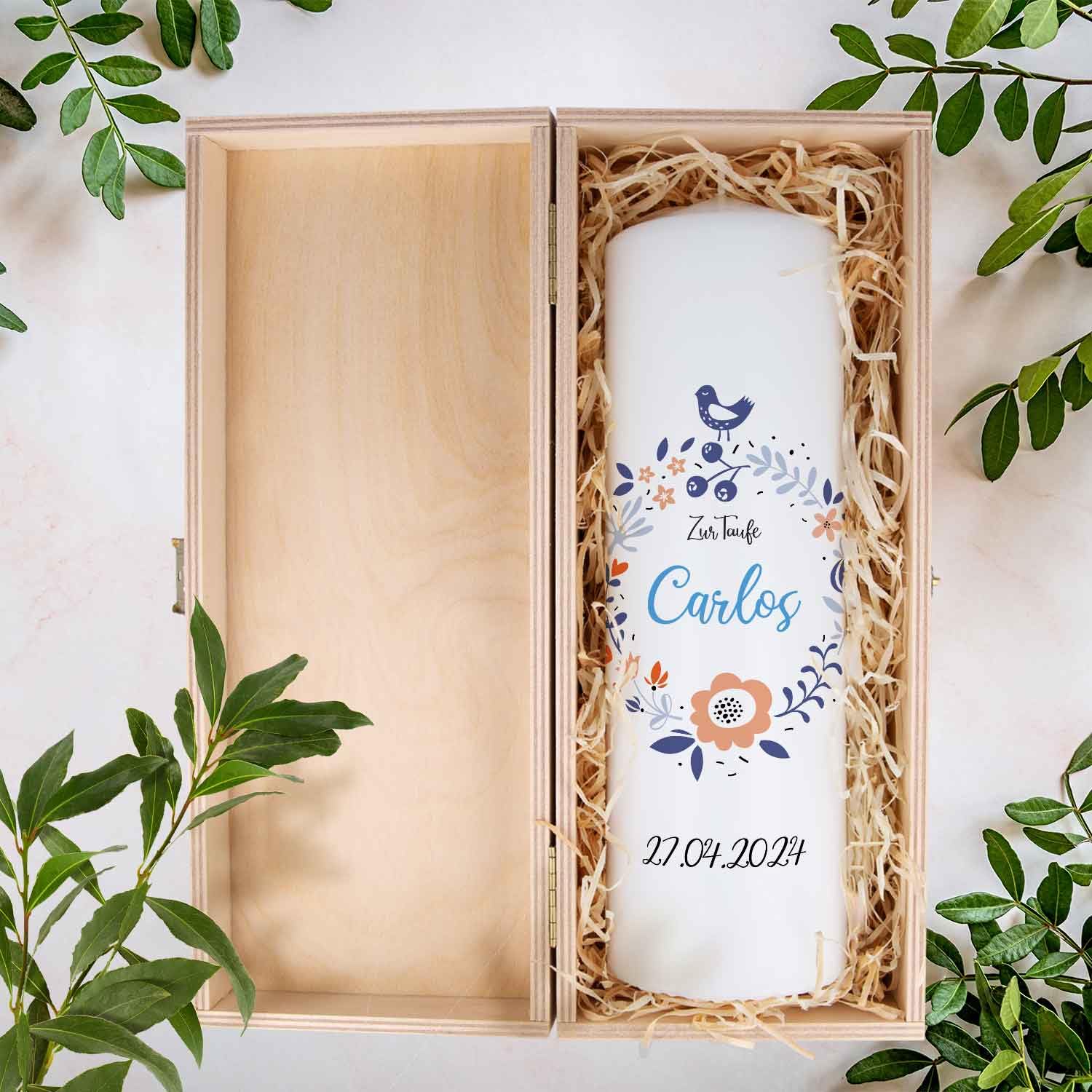 GRAVURZEILE Taufkerze Personalisiert - Eukalyptusfisch Design, Stumpenkerze 12cm