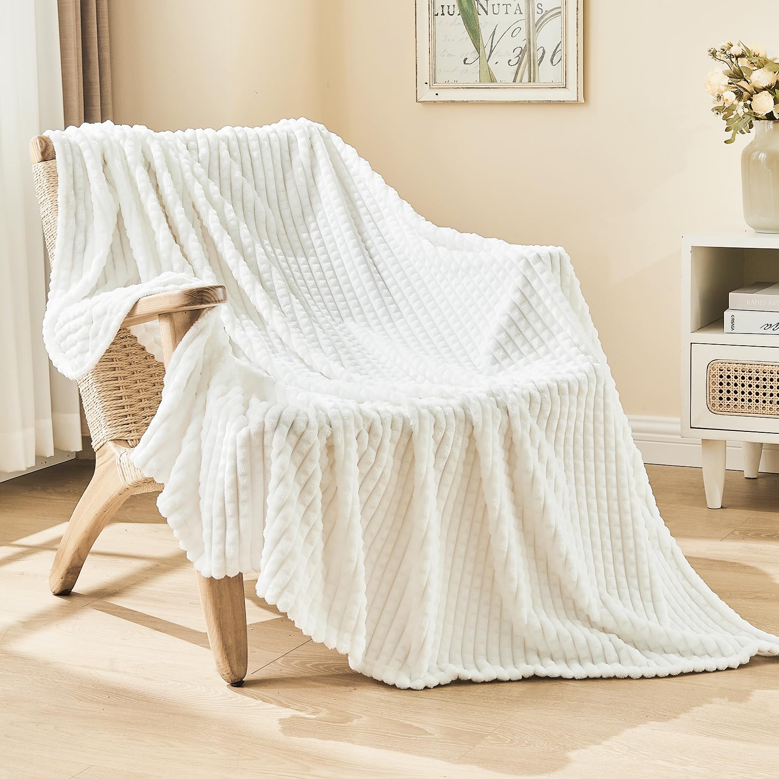 EMME Fleece Throw Blanket for Sofa Soft, Fluffy, 200 x 230cm, 3D Touch Experience, Warm Cozy Throw