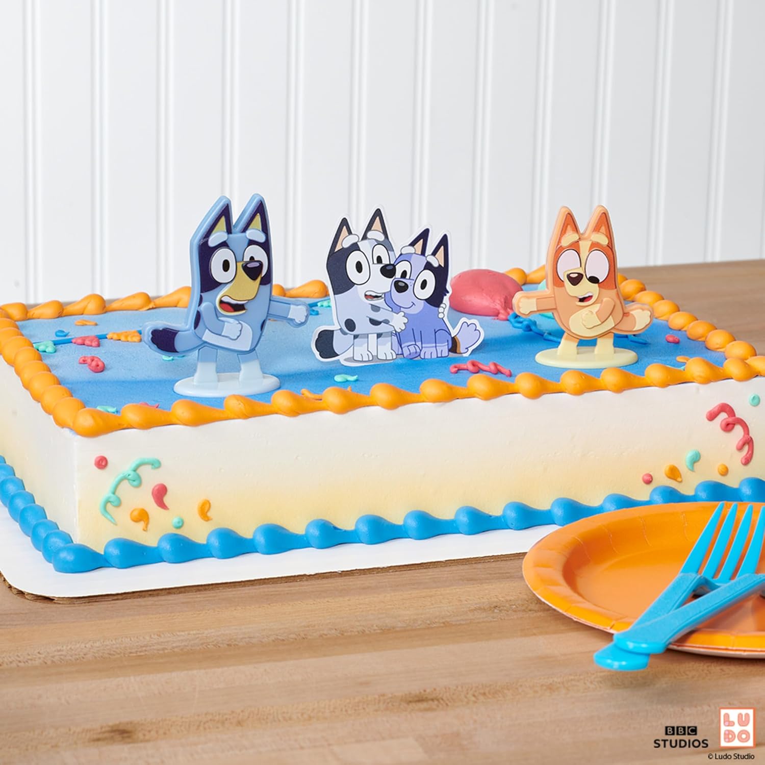 DecoSet® Bluey Dance Mode Cake Toppers, 3 Piece Cake Decoration With Bluey And Bingo Figurines and Muffin & Socks Poly Pic, For Birthday, Parties, Celebration
