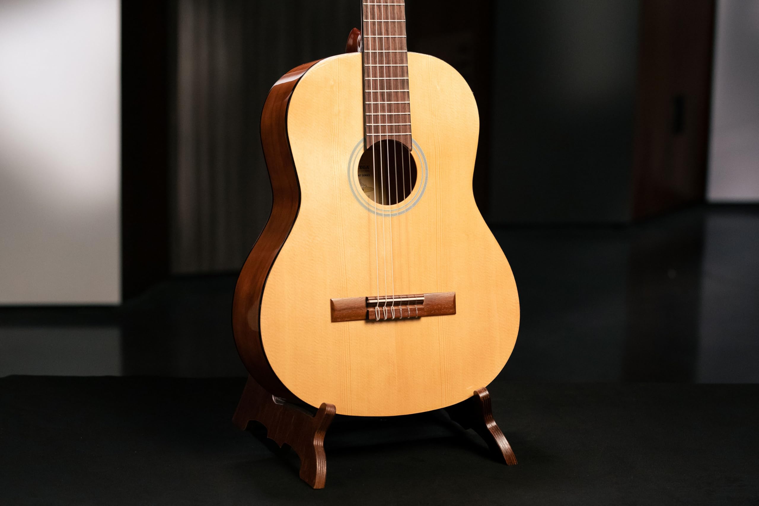 Ortega Guitars Guitare Classique 4/4 – Student Series – Épicéa / Catalpa, Naturel Brillant (RST5)