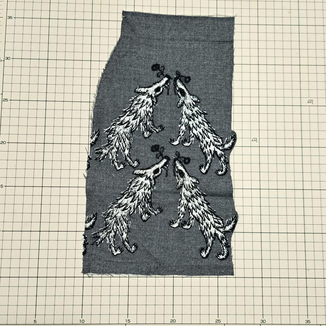 ミナペルホネン　希少wolf&flower　ハギレ　生地　ハンドメイド ミナペルホネン 希少wolf&flower ハギレ 生地 ハンドメイド ミナ