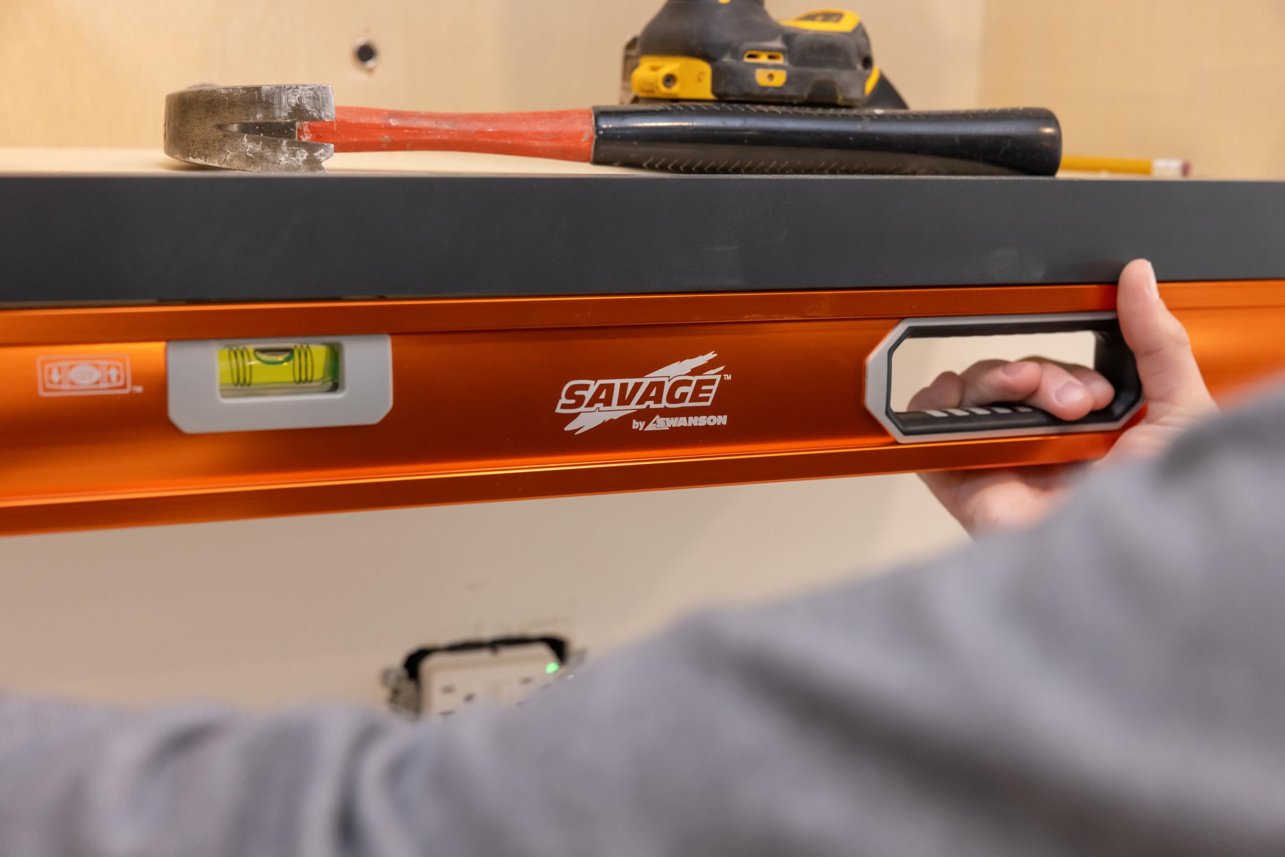 Swanson SVB180 18-calowy Savage Professional Box poziomica wiązki z żelową zaślepką
