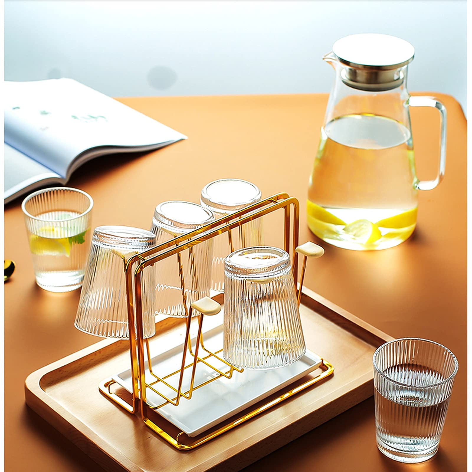 Milchkännchen, Soßenschüssel, Wasserbecher, Krug, Kaffeeweißer, Kaffeezucker, Soßenkrug, großes Glas mit Deckel, Eistee, heißes oder kaltes Getränk, Eiswein und Saft, Karaffe