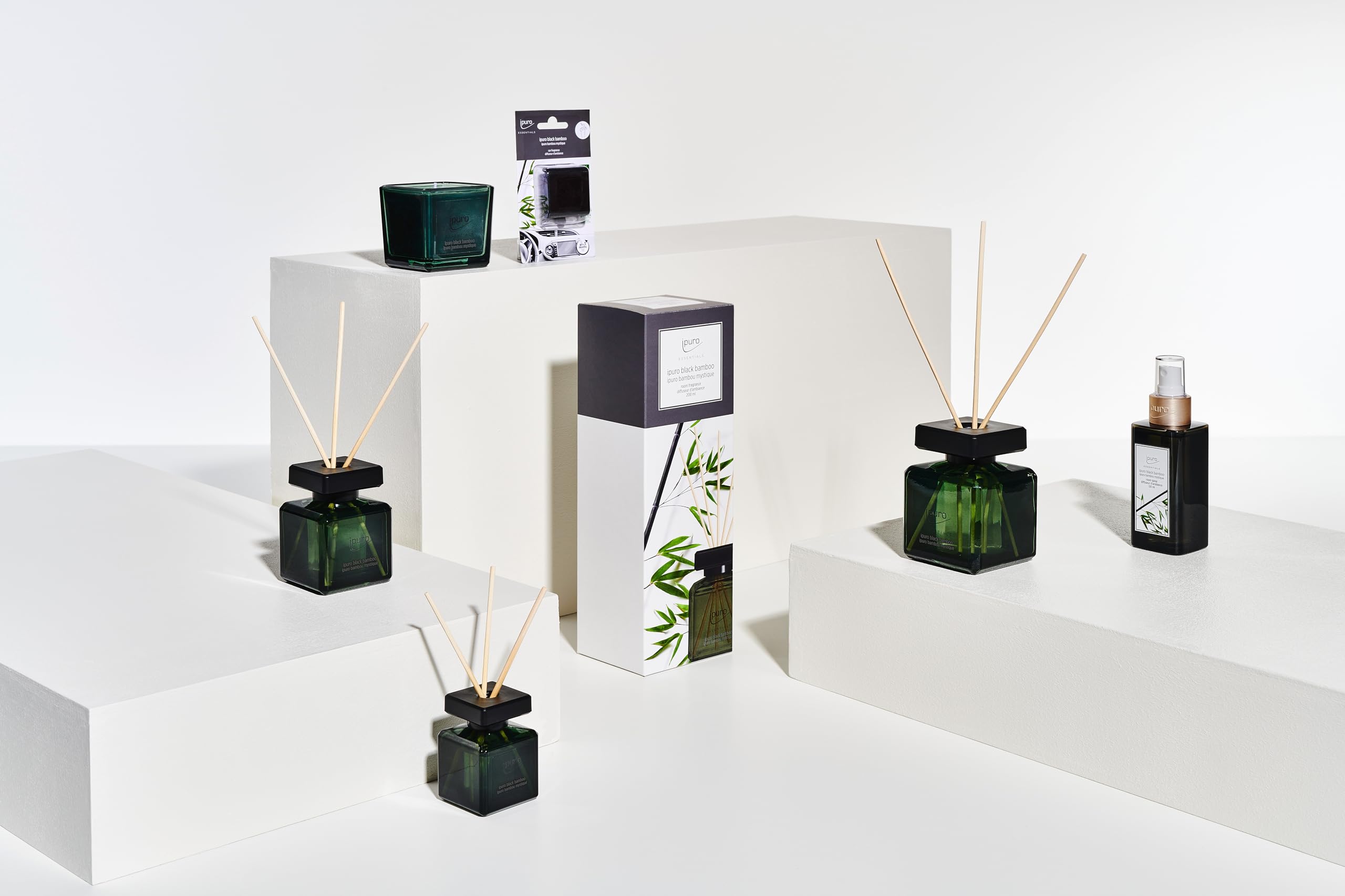 ipuro - Essentials Raumduft Black Bamboo 50ml | Raumerfrischer mit Jasmin, Zitrone, Apfel, & Holzige Amber-Moschus Note Duft Aroma | Diffuser mit Stäbchen | Lufterfrischer für die Wohnung