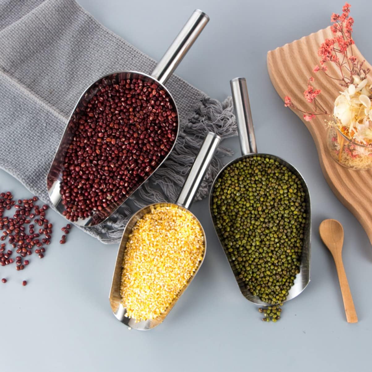 LABRIMP 5pcs Stainless Steel Food Scoops for Flour Ice and Cereals Comfortable Handle Polished Finish for Parties Buffets and Home Use