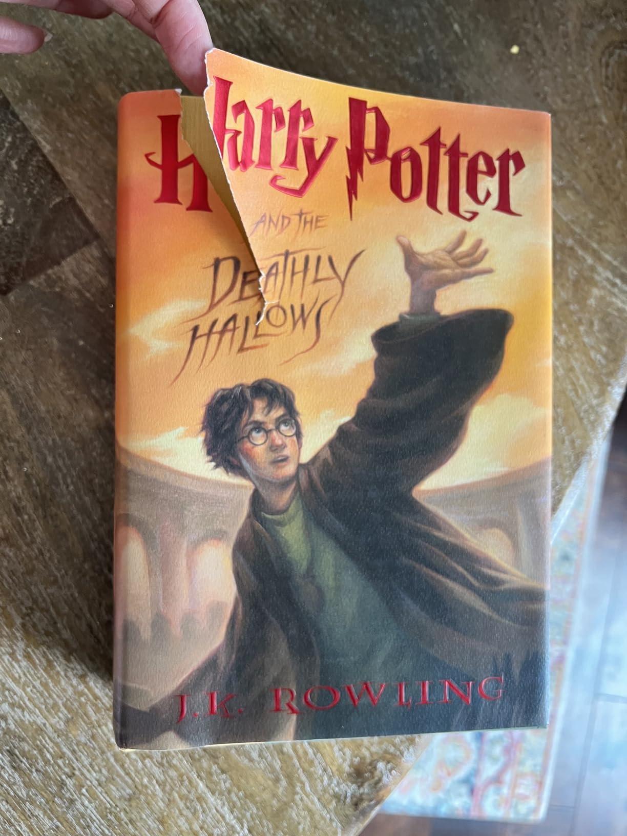 Has to order replacement. Sent me ripped sleeve